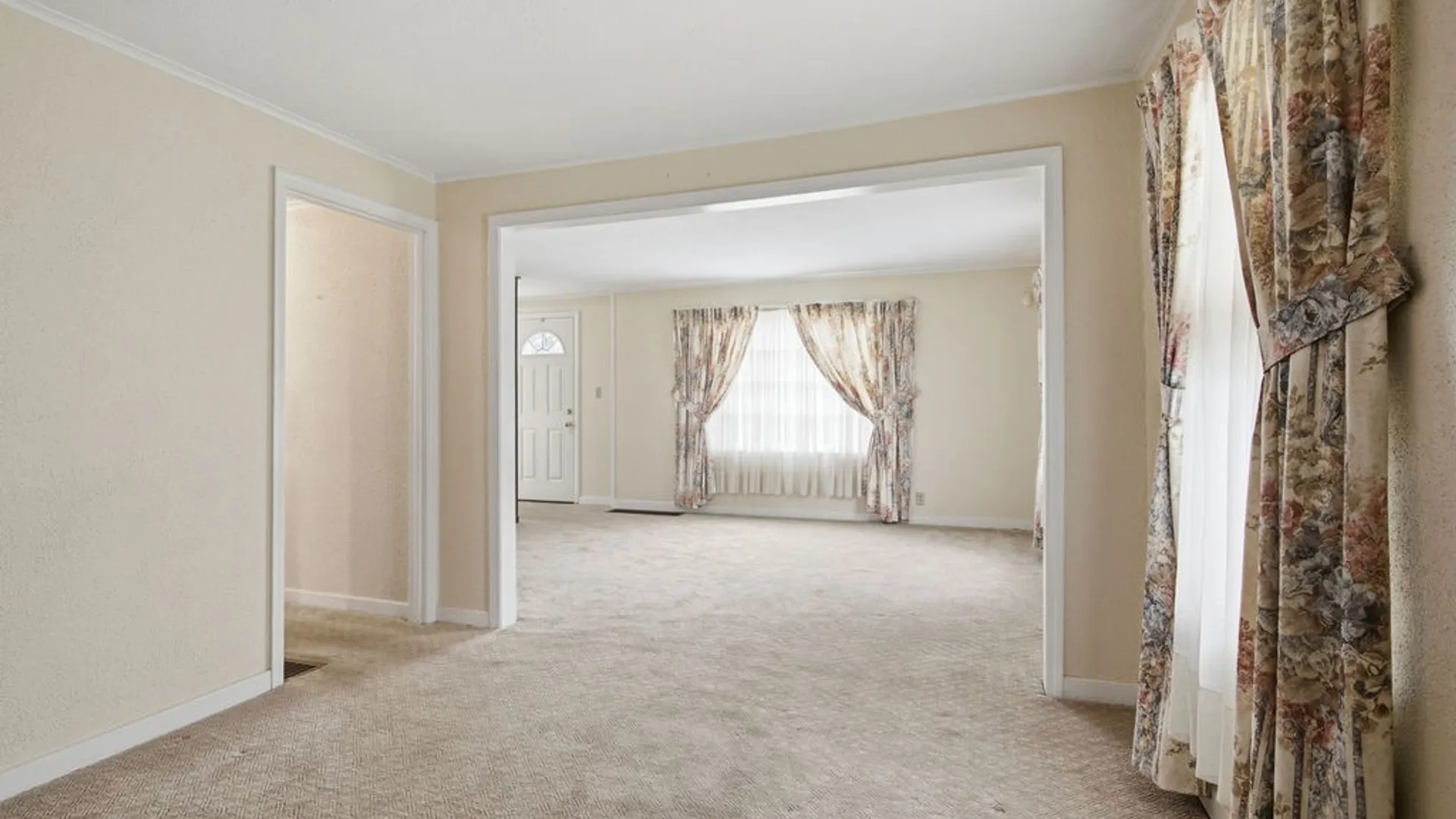 Property at 221 Beechwood Avenue, Salina, NY 13088 12
