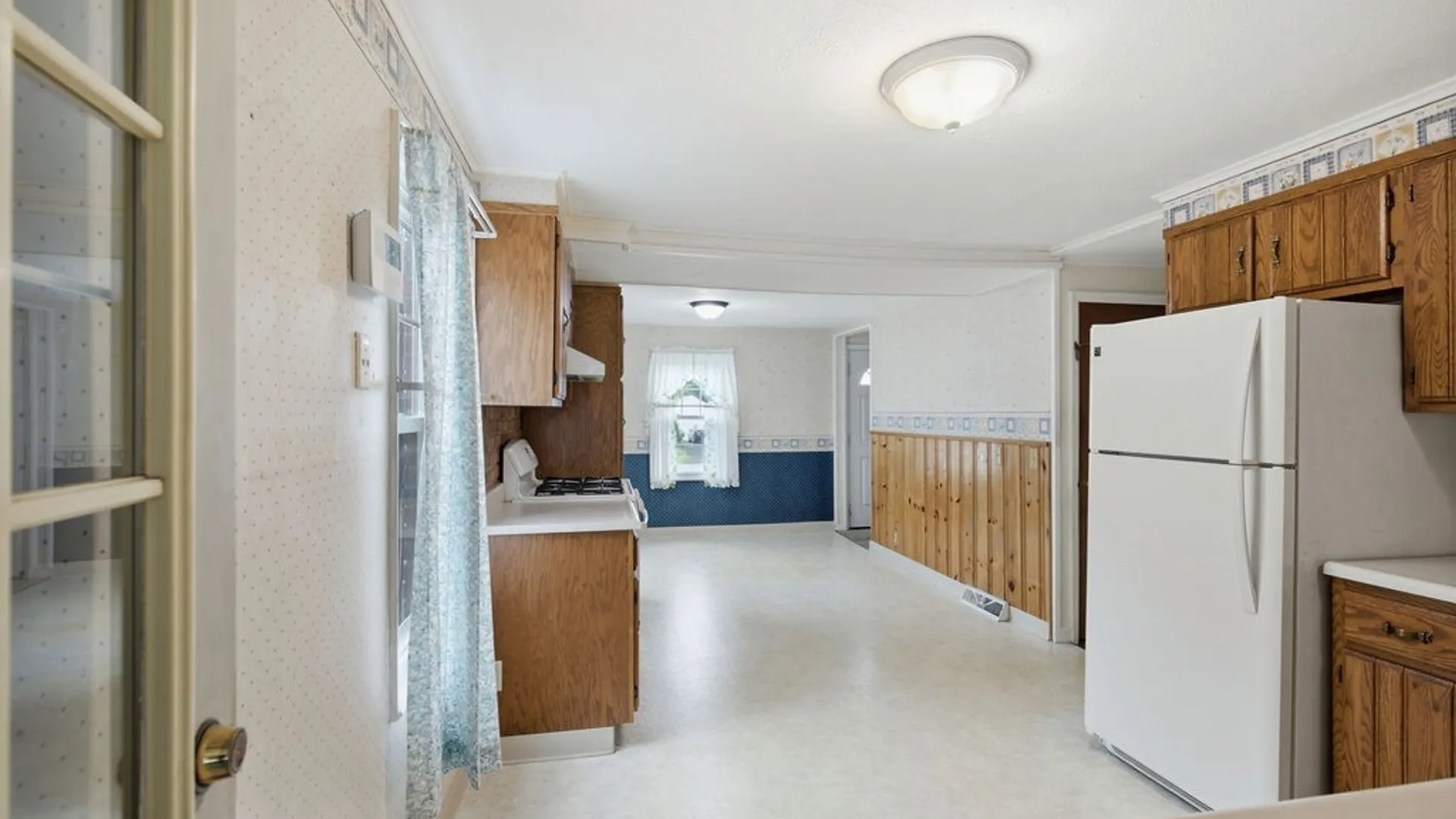 Property at 221 Beechwood Avenue, Salina, NY 13088 22