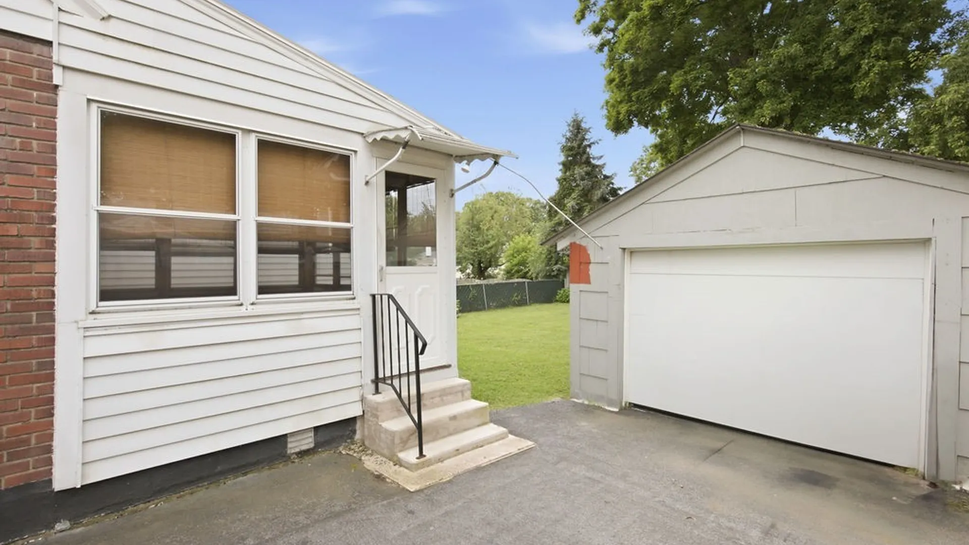 Property at 221 Beechwood Avenue, Salina, NY 13088 33