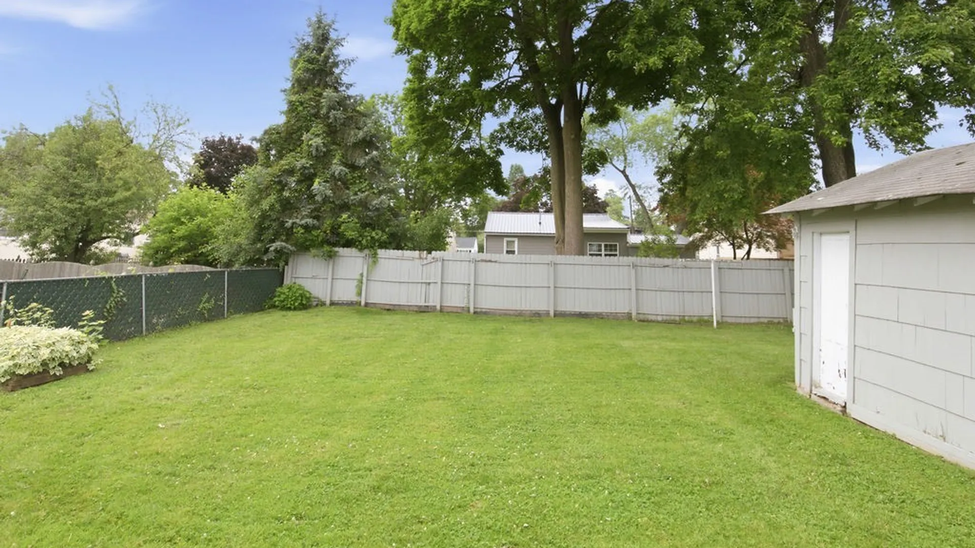 Property at 221 Beechwood Avenue, Salina, NY 13088 34