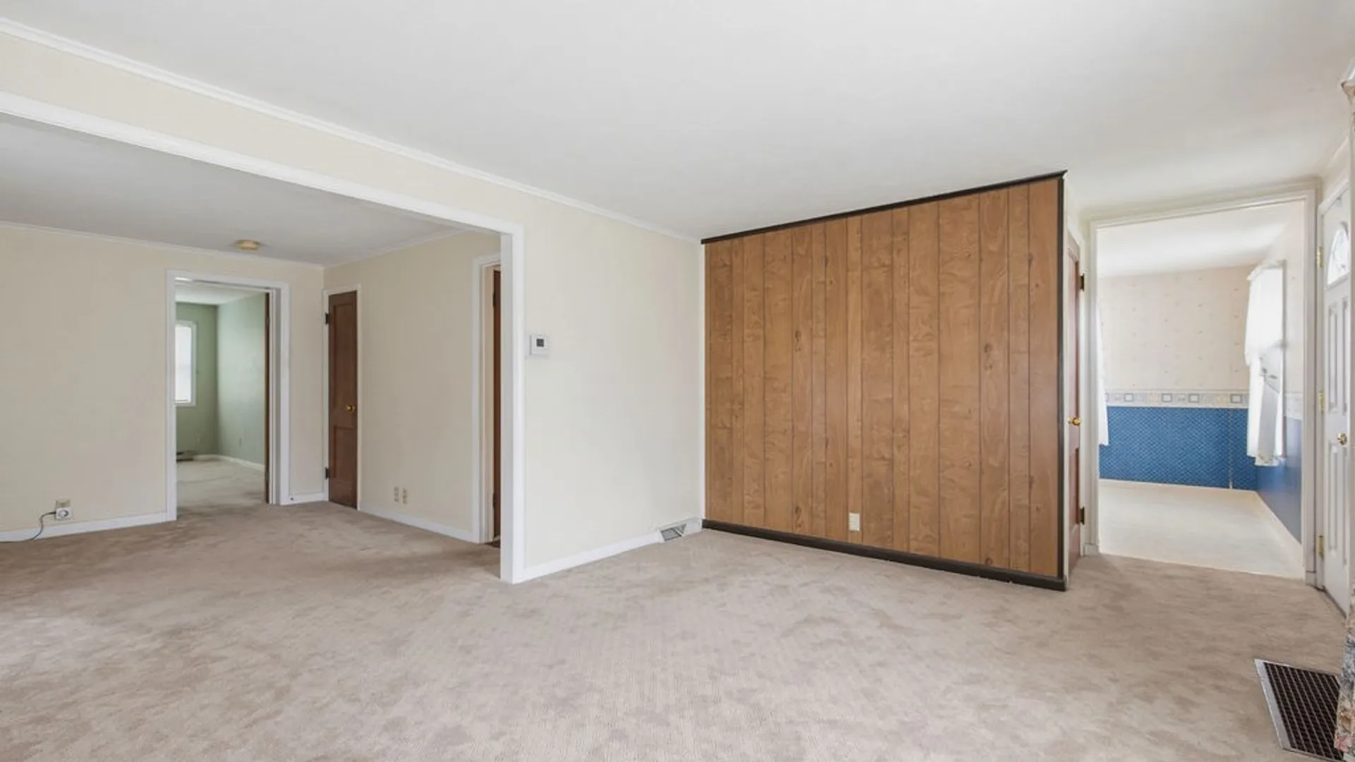 Property at 221 Beechwood Avenue, Salina, NY 13088 9