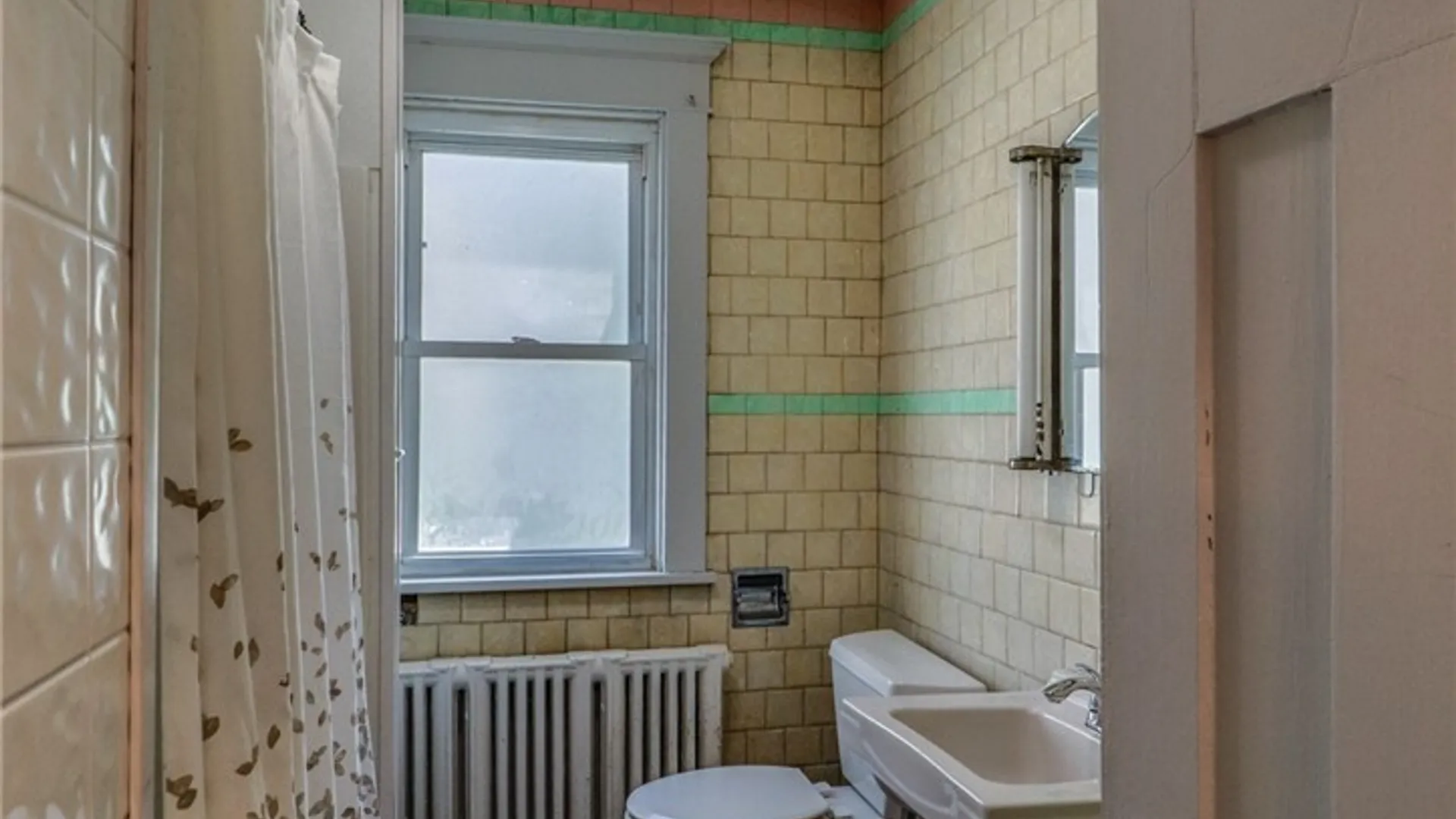 Property at 39 Hughes Avenue, Buffalo, NY 14208 12