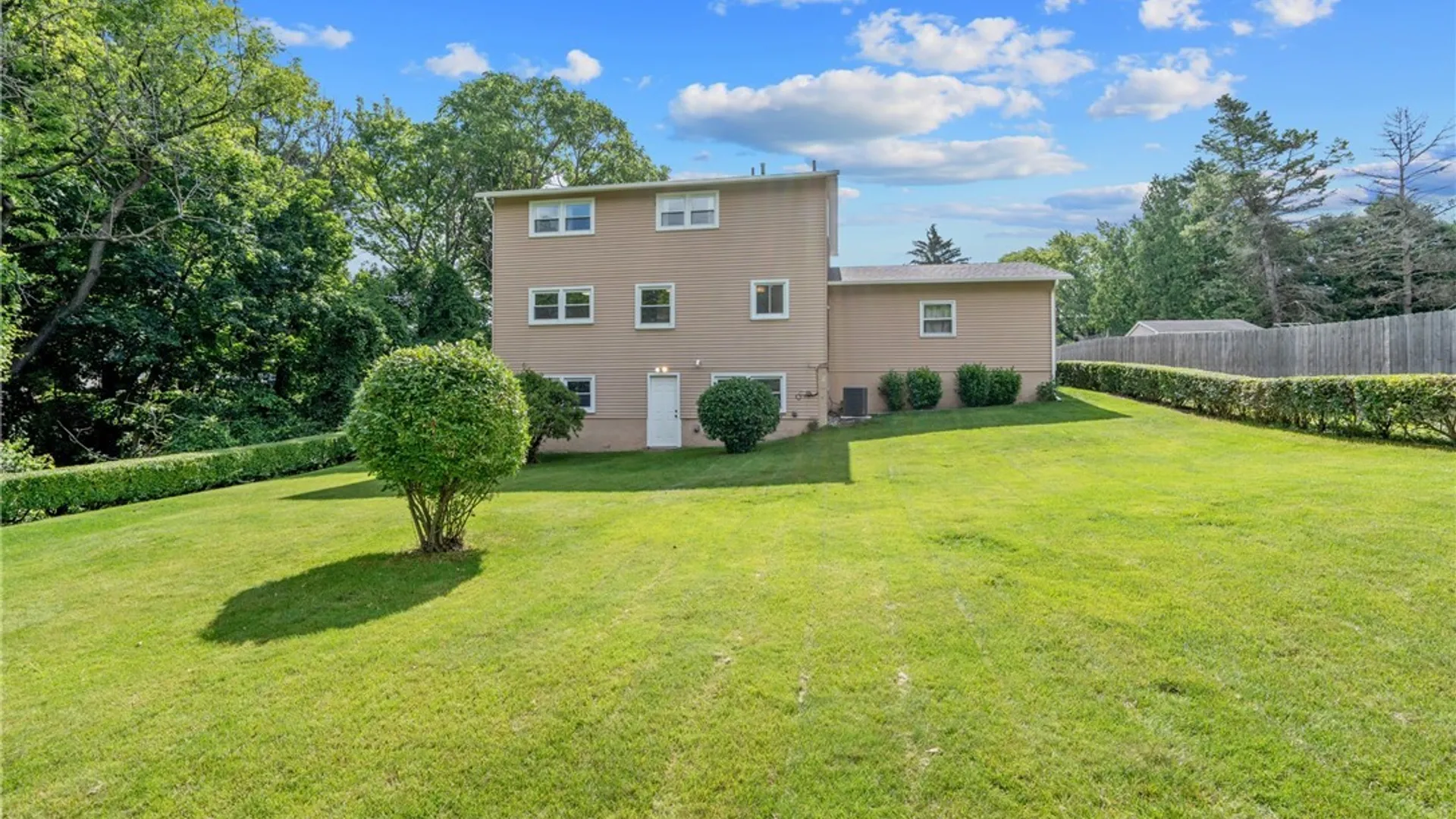 Property at 508 Glenview Parkway, Camillus, NY 13219 34