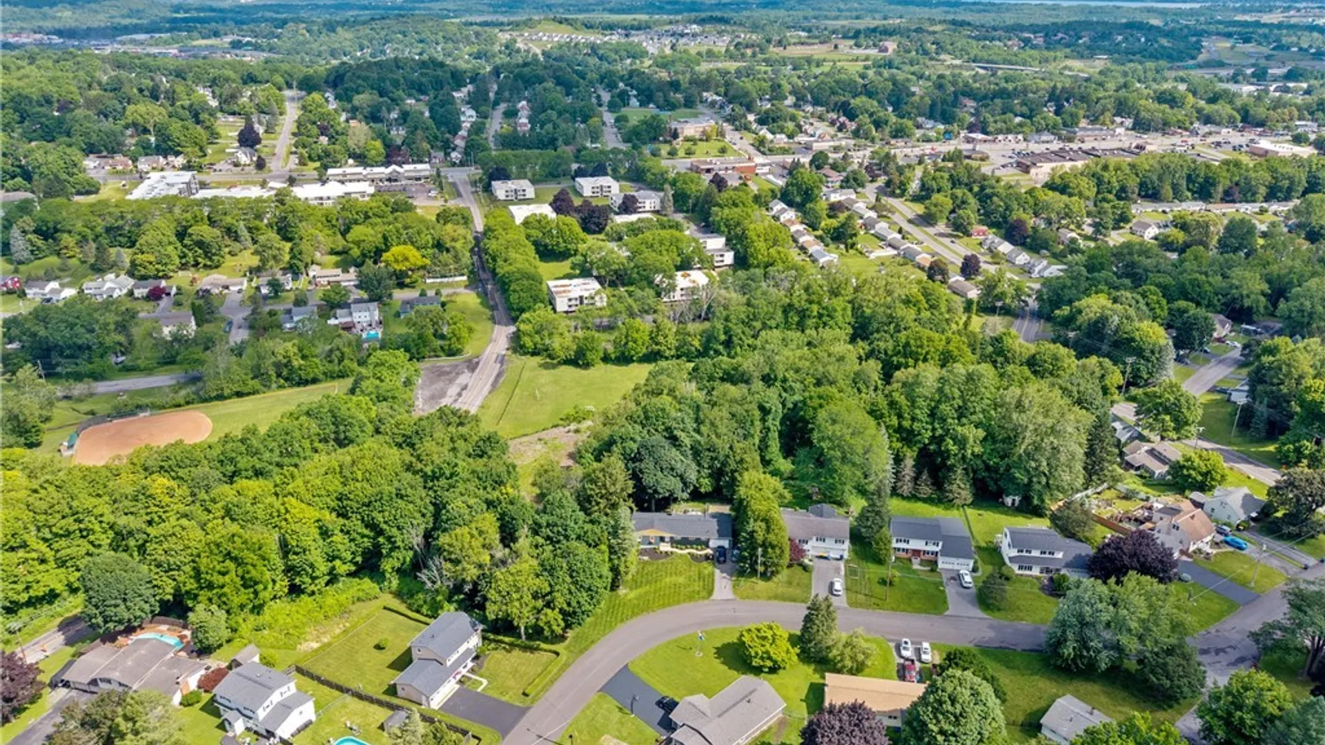 Property at 508 Glenview Parkway, Camillus, NY 13219 44