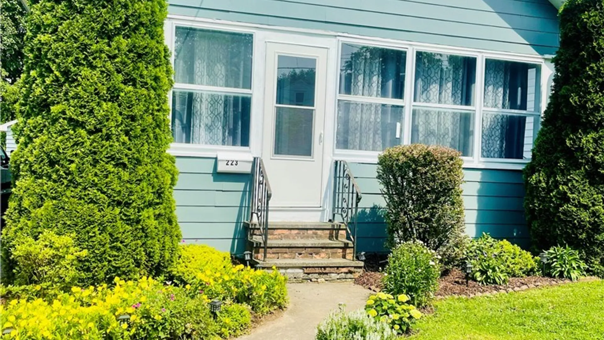 Property at 223 Cloveridge Drive, Syracuse, NY 13206 2
