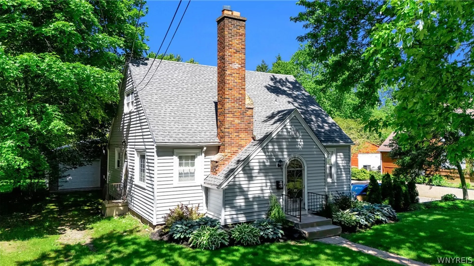 Property at 427-429 Pine Street, Lockport City, NY 14094 2