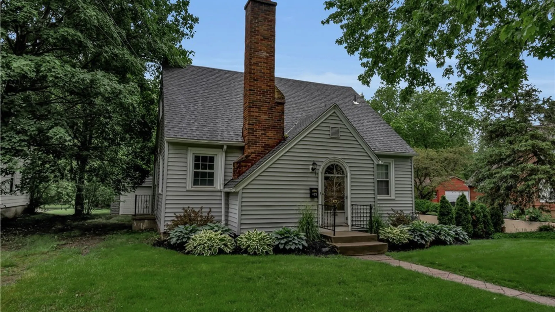 Property at 427-429 Pine Street, Lockport City, NY 14094 3