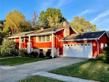 84 October Lane, Amherst, NY 14228