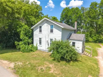 5319 Bear Road, Clay, NY 13212