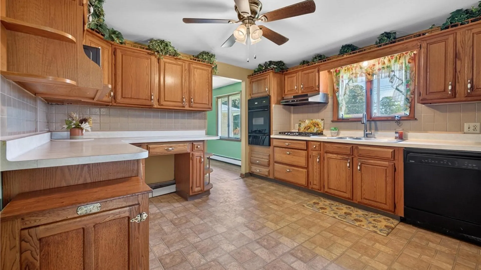 Property at 8 Southgate Drive, West Seneca, NY 14224 10