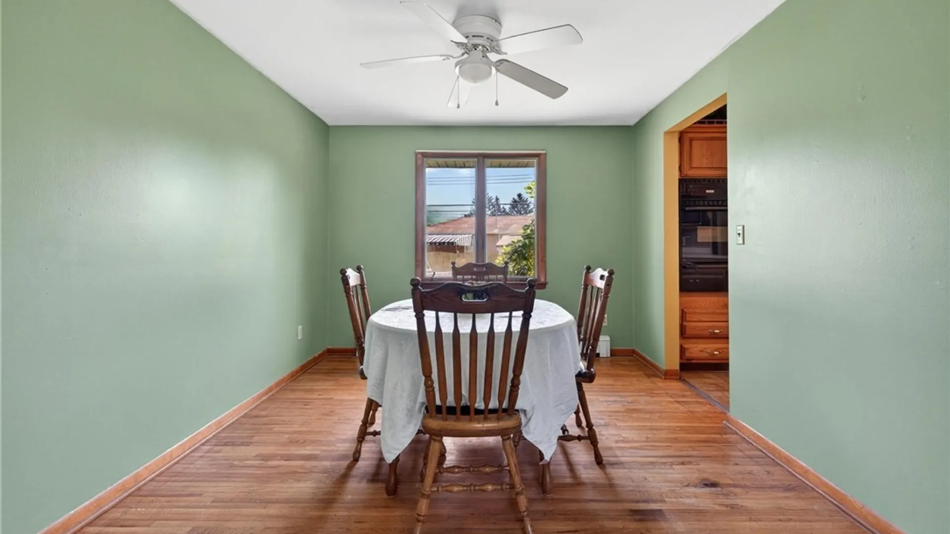 Property at 8 Southgate Drive, West Seneca, NY 14224 13