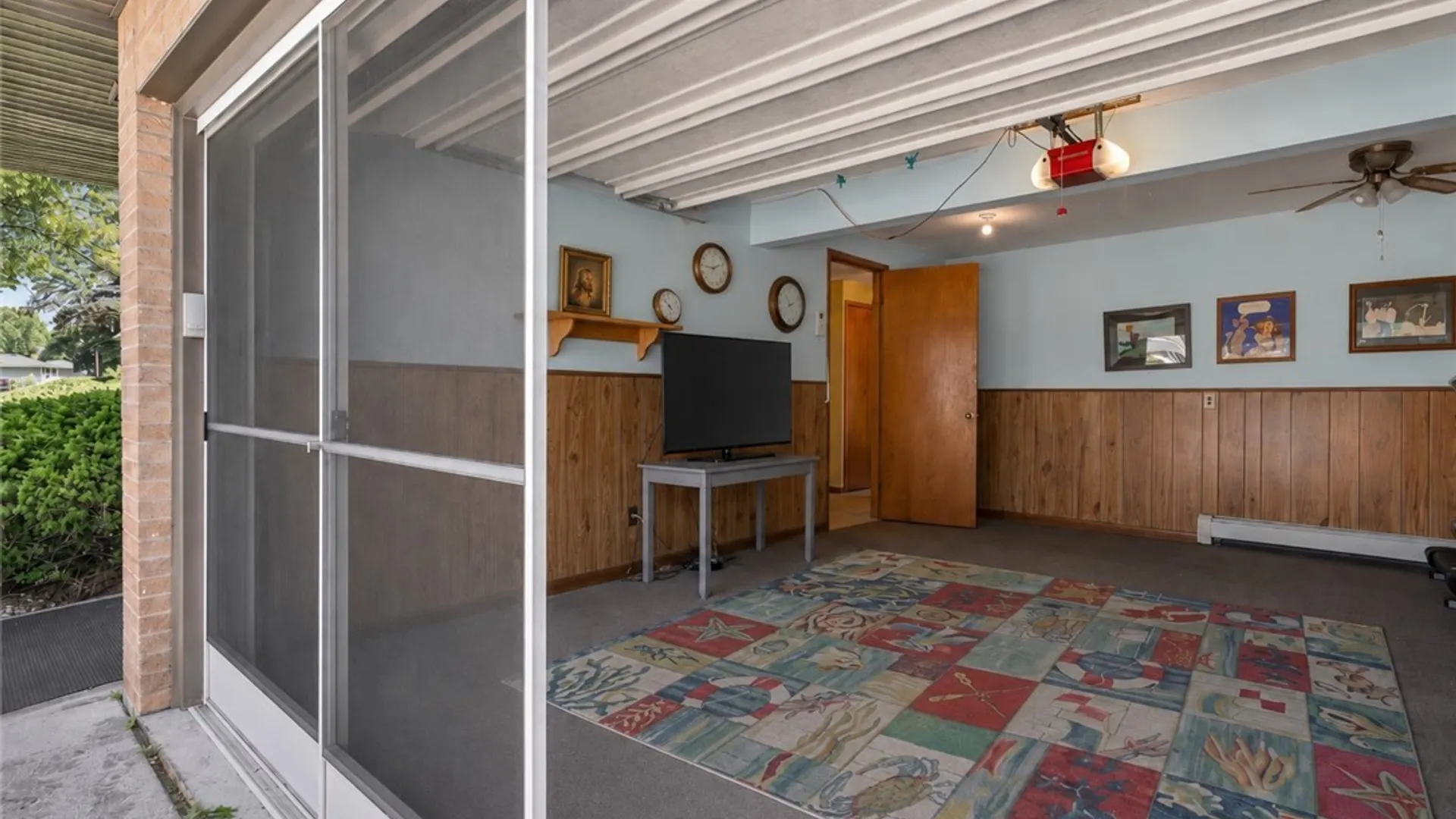 Property at 8 Southgate Drive, West Seneca, NY 14224 4