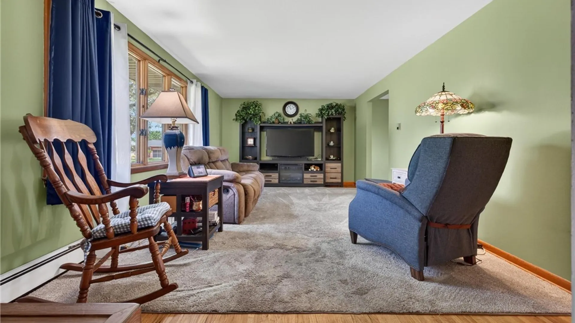 Property at 8 Southgate Drive, West Seneca, NY 14224 7