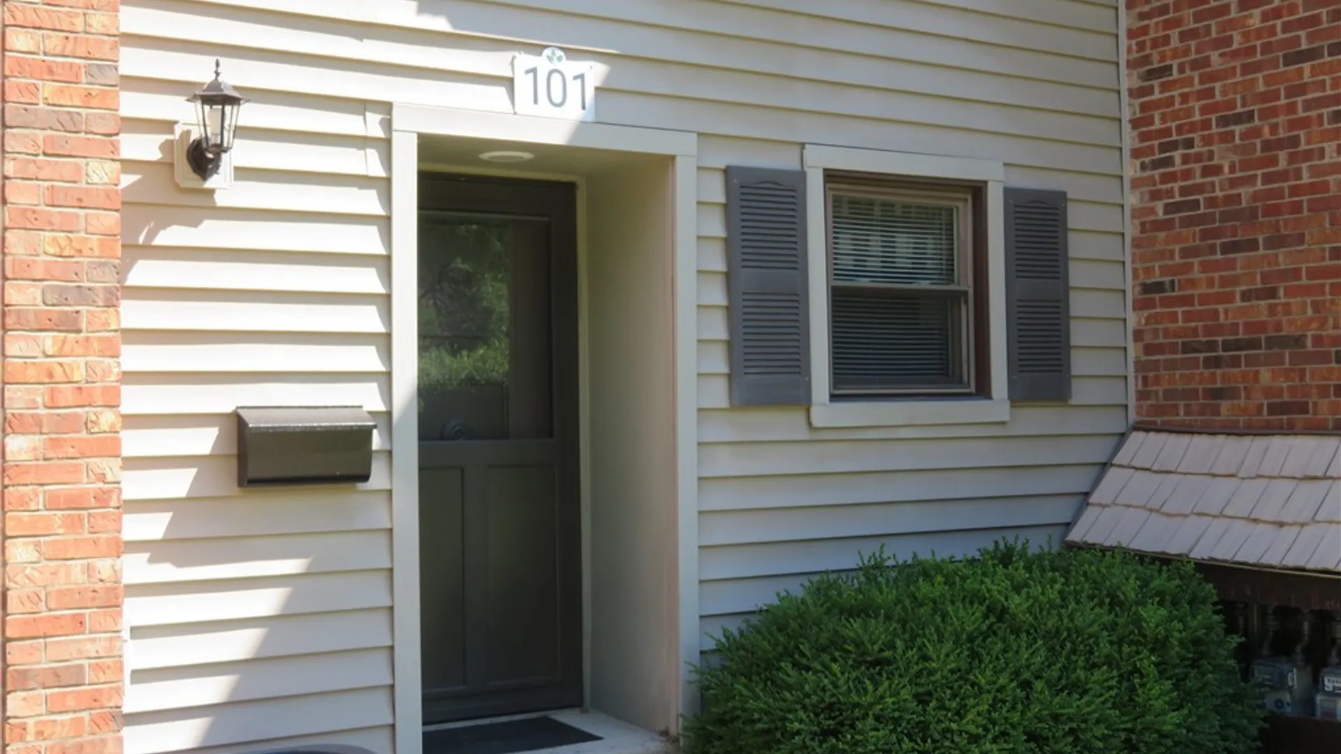 Property at 101 Chestnut Hills, New Hartford, NY 13413 2