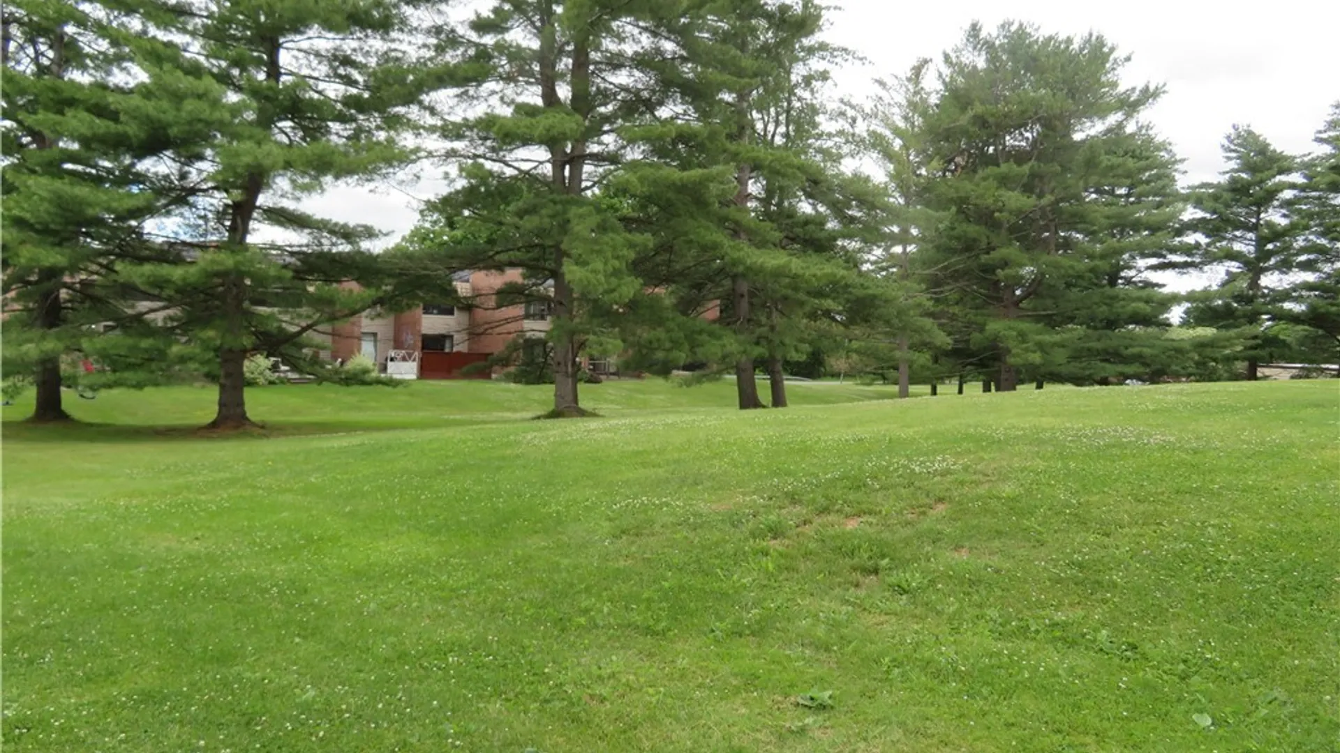 Property at 101 Chestnut Hills, New Hartford, NY 13413 5
