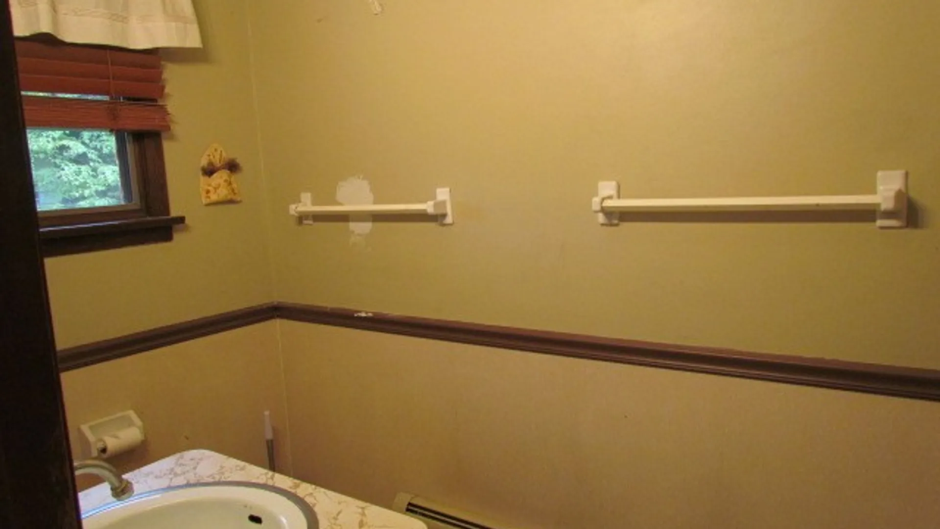 Property at 452 Carlsam Drive, Irondequoit, NY 14609 8