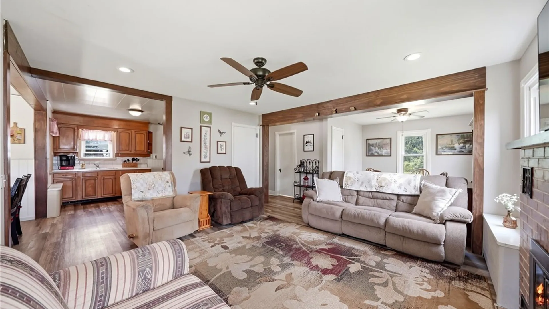 Property at 6888 Sy Road, Wheatfield, NY 14304 4