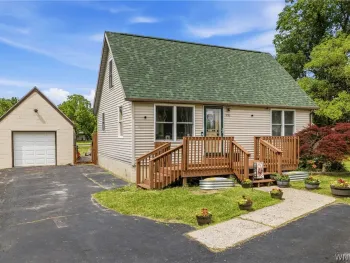 Property at 995 Saunders Sett Road, Lewiston, NY 14305