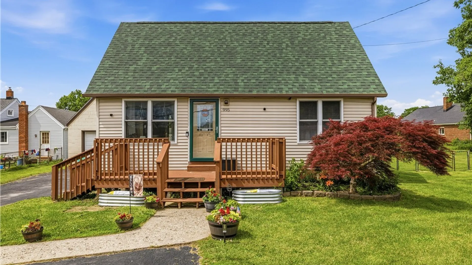 Property at 995 Saunders Sett Road, Lewiston, NY 14305 2