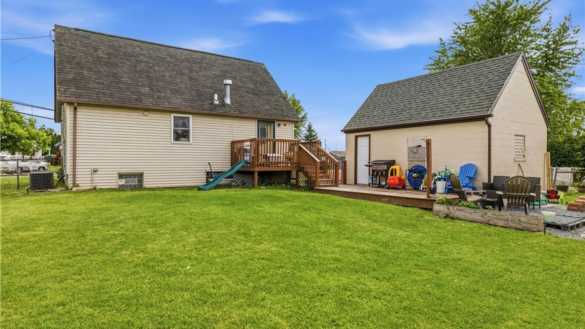 Property at 995 Saunders Sett Road, Lewiston, NY 14305 9