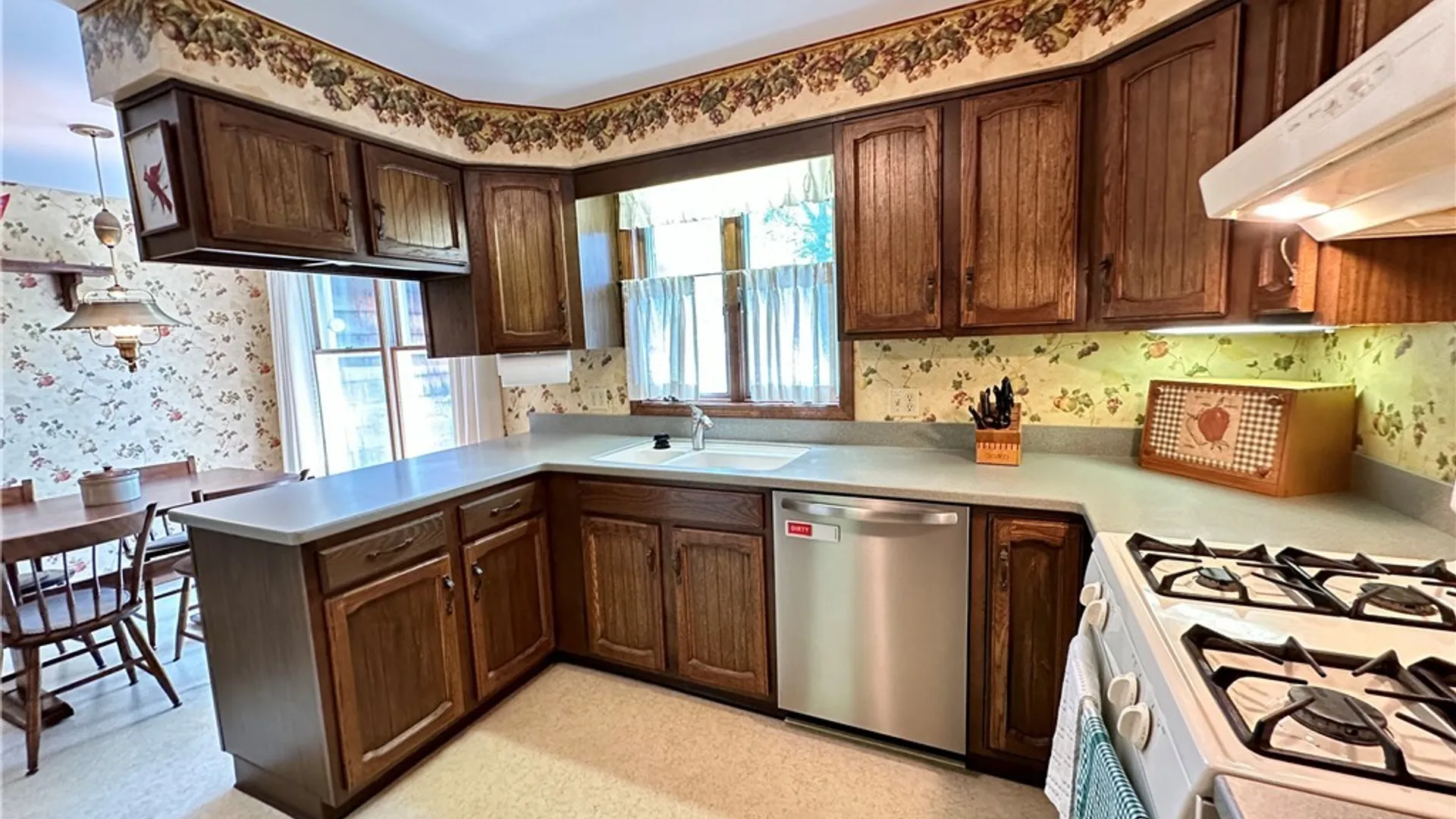 Property at 40 Tanglewood Drive, Orchard Park, NY 14127 15