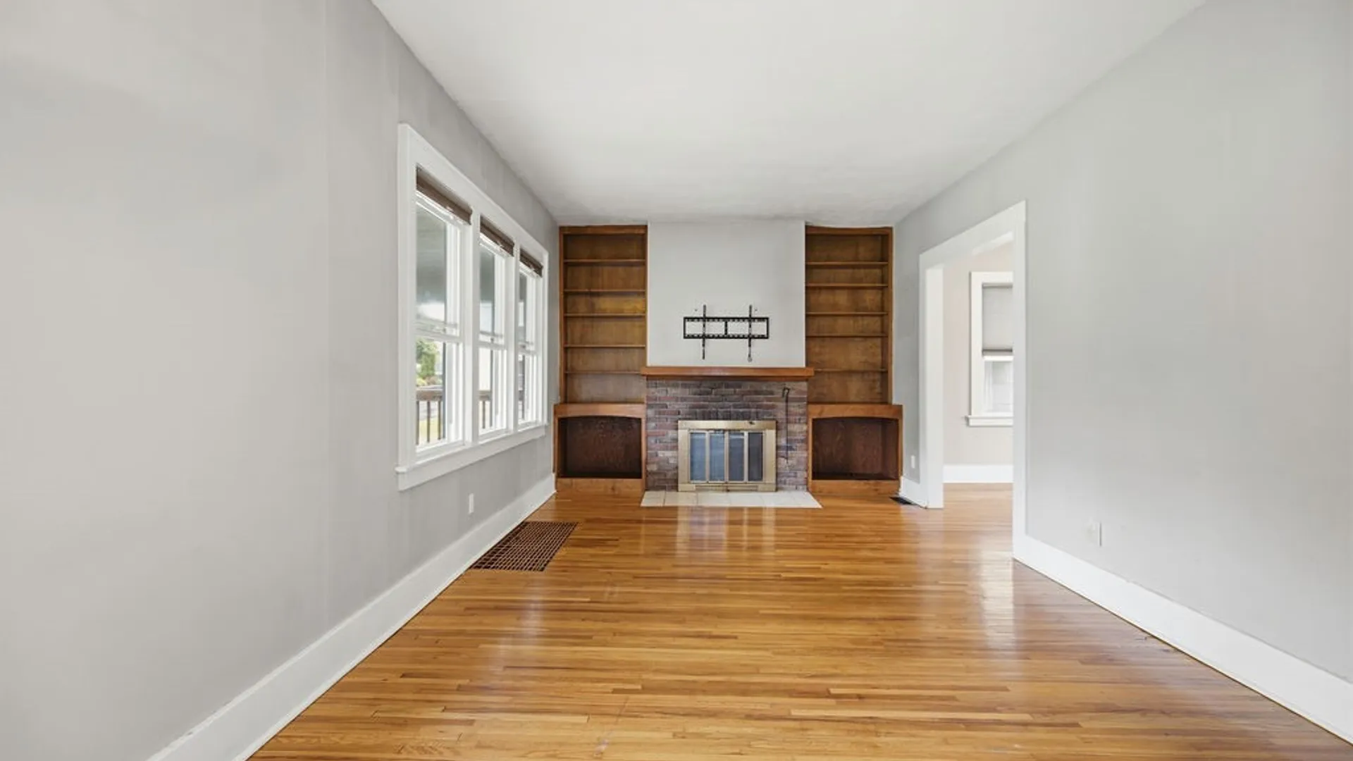 Property at 1146 N Glencove Road, Syracuse, NY 13206 3