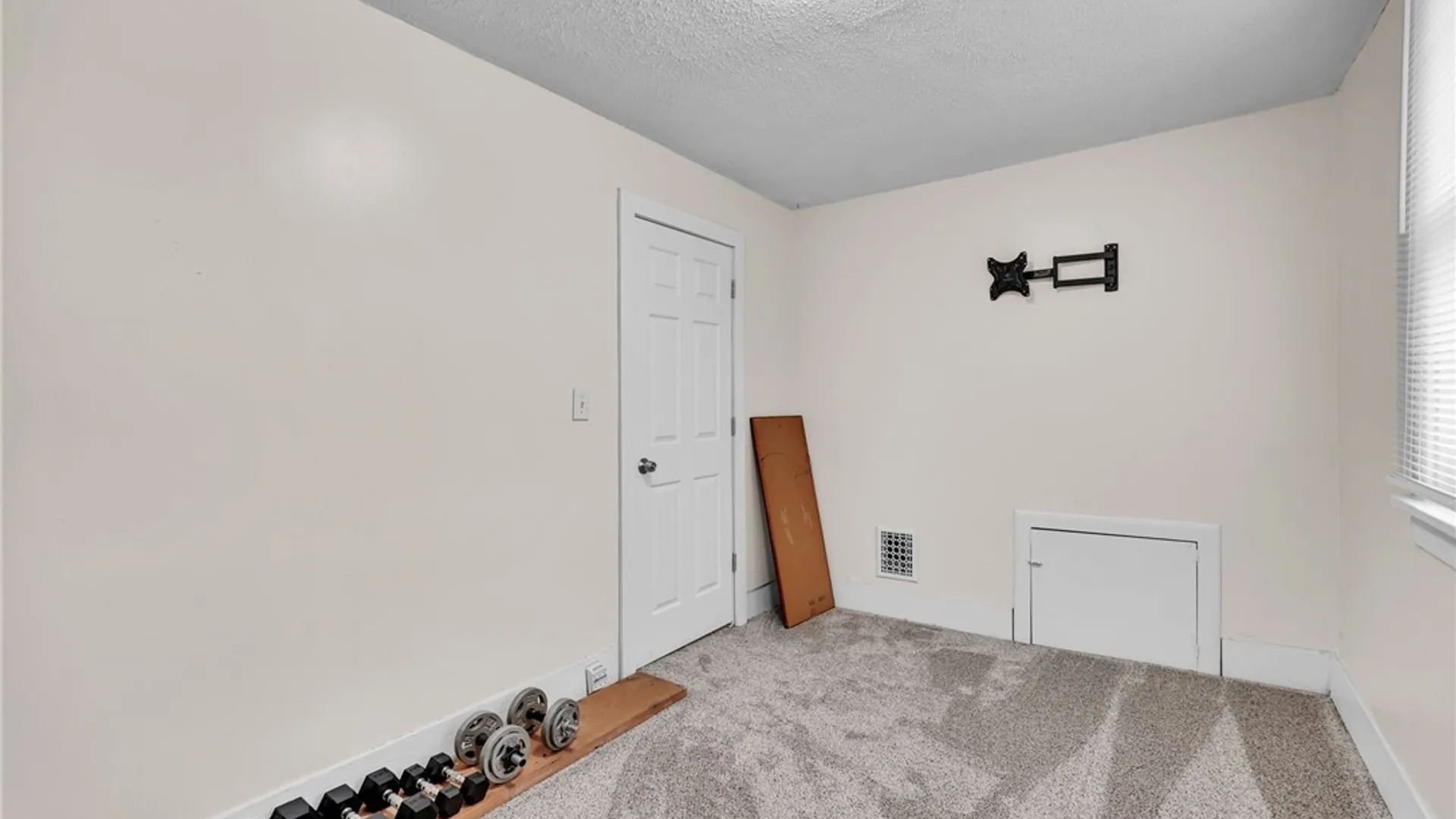 Property at 35 Tamarack Street, Buffalo, NY 14220 35