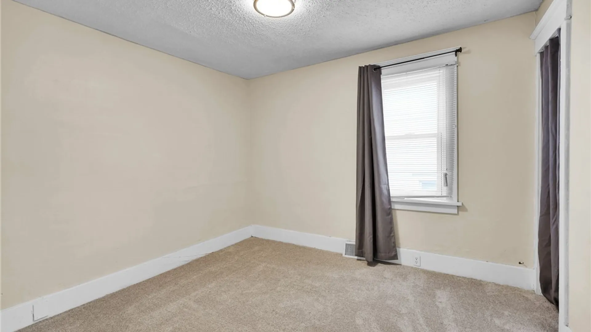 Property at 35 Tamarack Street, Buffalo, NY 14220 36