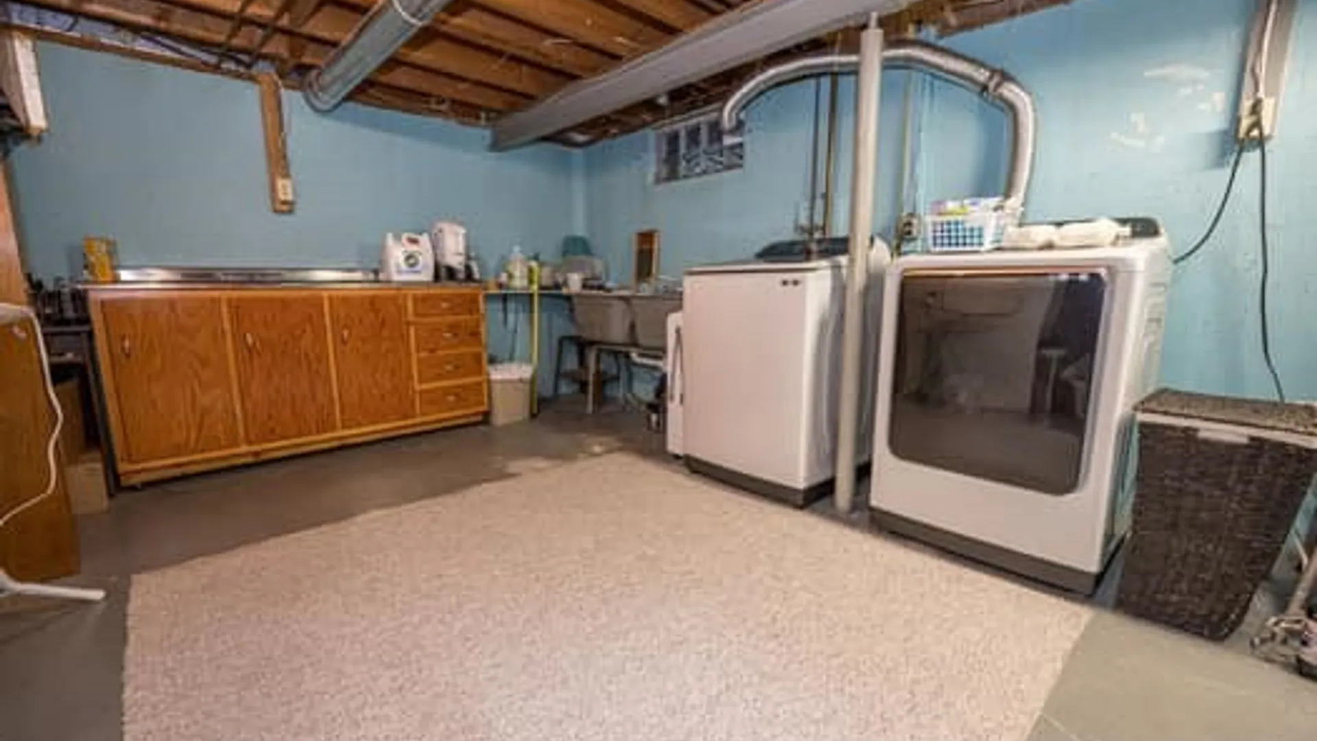 Property at 178 Bigelow Place, Cheektowaga, NY 14043 35