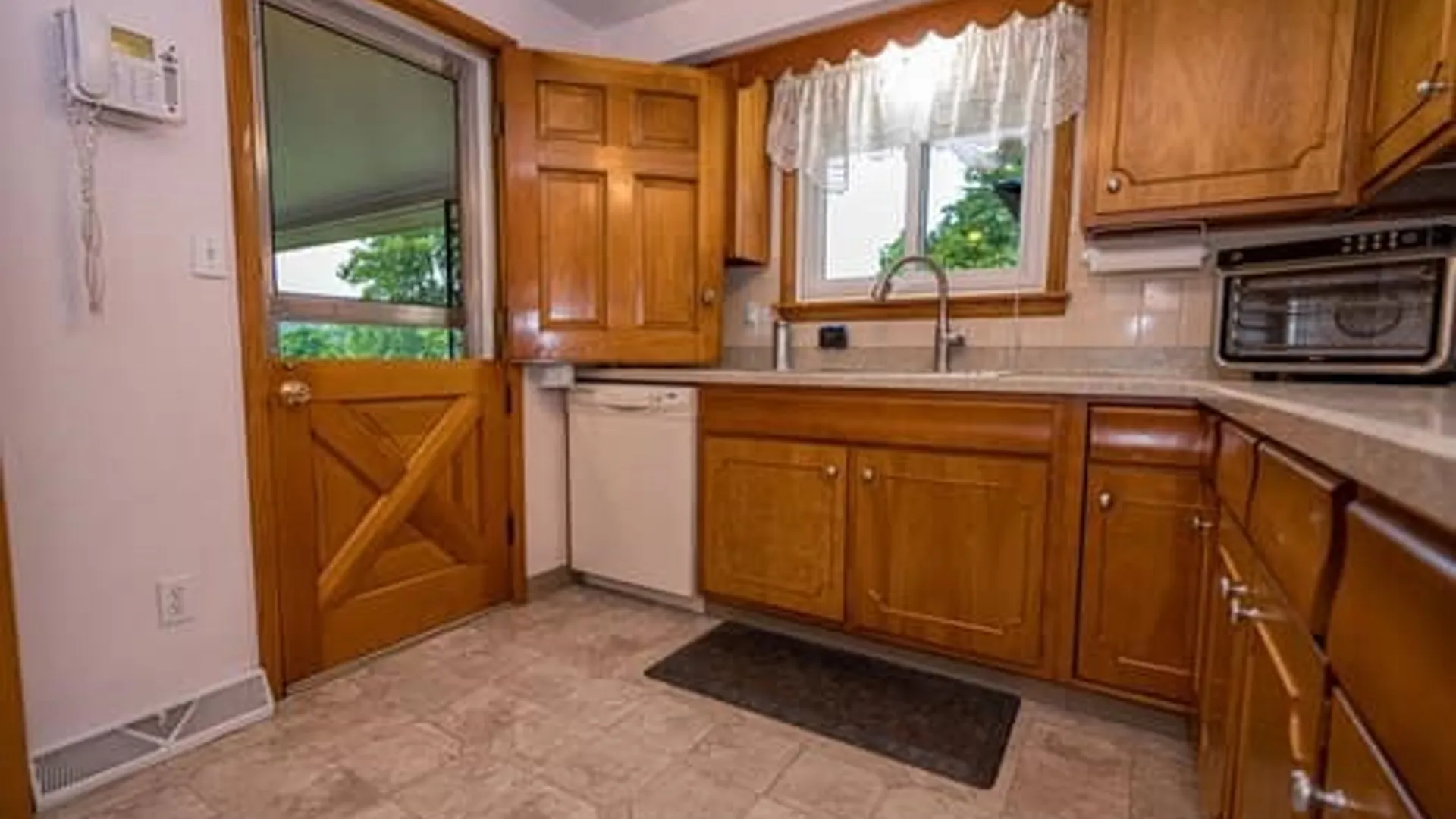 Property at 178 Bigelow Place, Cheektowaga, NY 14043 9