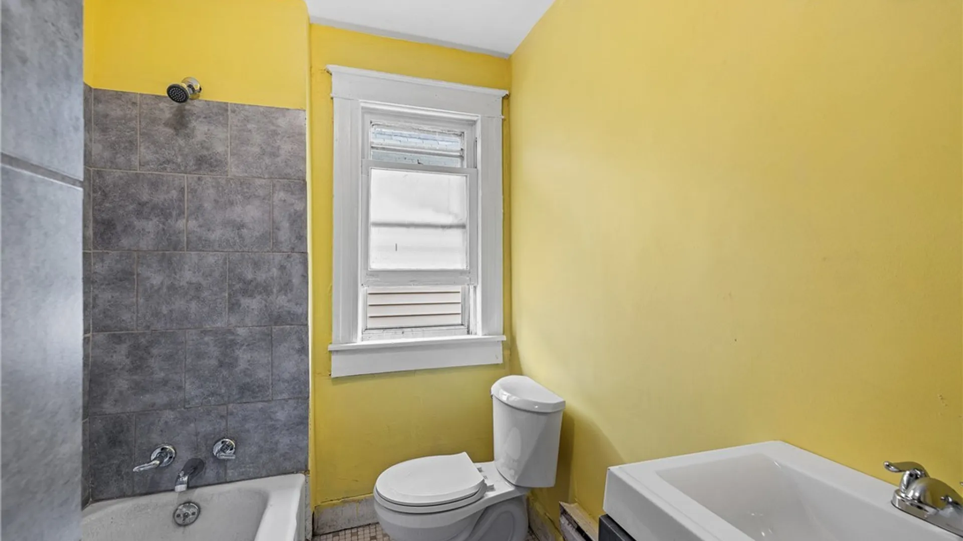 Property at 445 18th Street, Niagara Falls, NY 14303 16