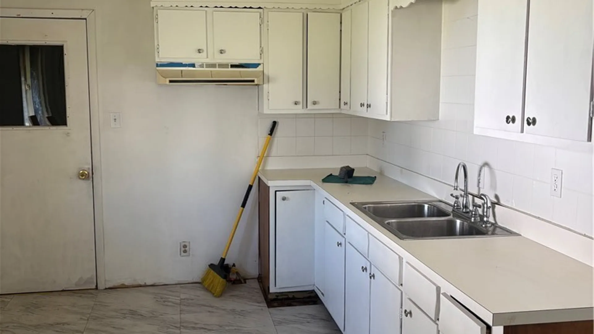 Property at 2229 Whitney Avenue, Niagara Falls, NY 14301 2