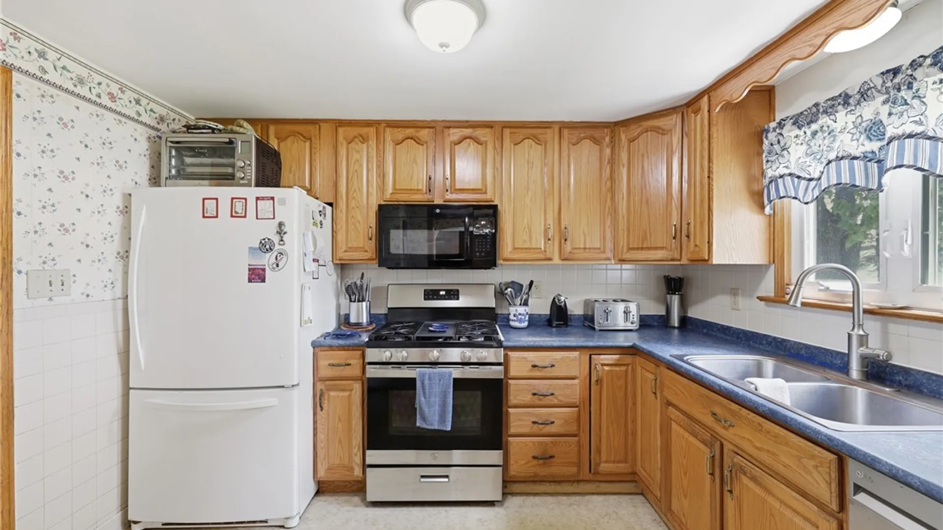Property at 6158 Broadway Street, Lancaster, NY 14086 11