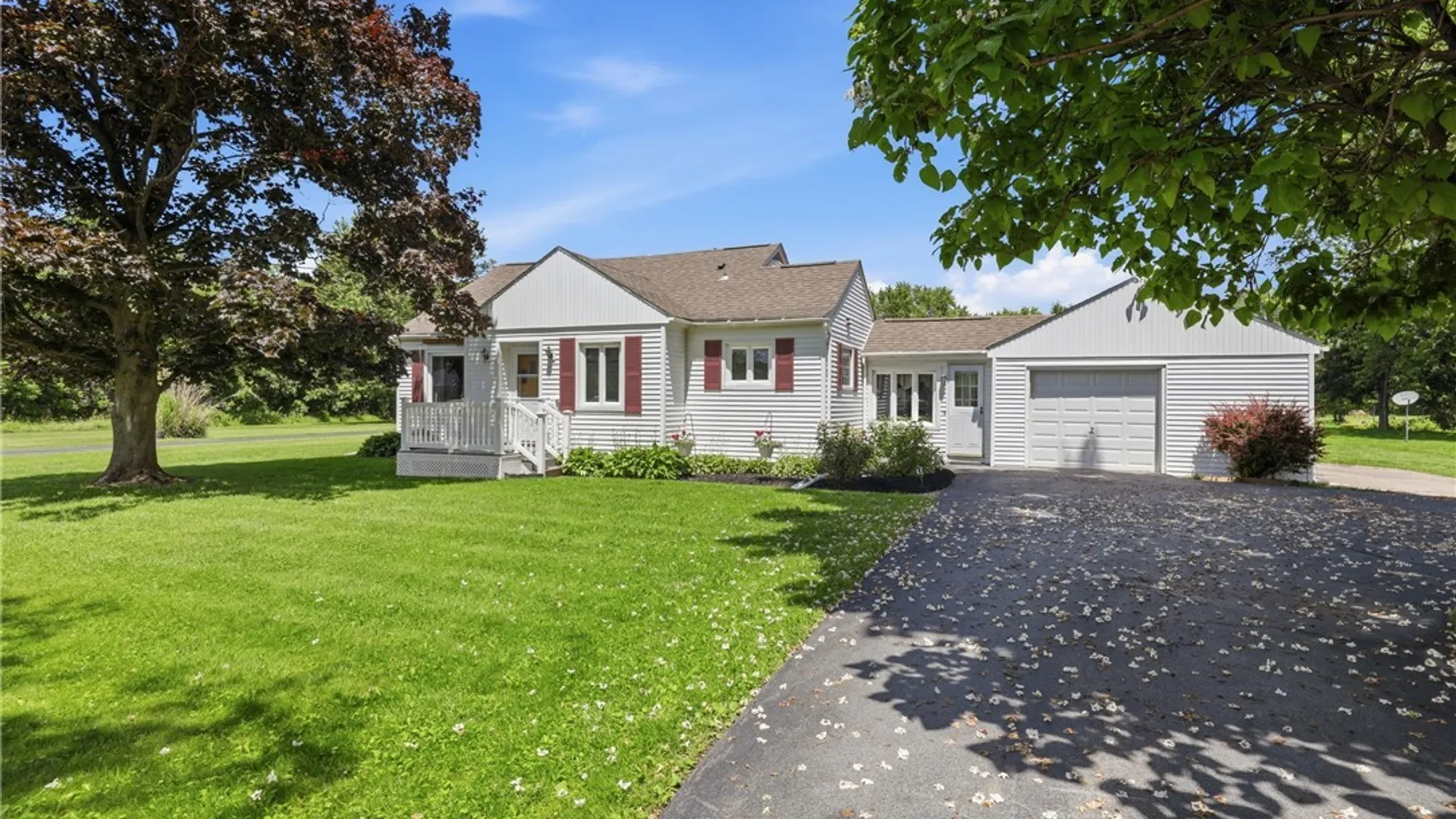 Property at 6158 Broadway Street, Lancaster, NY 14086 2