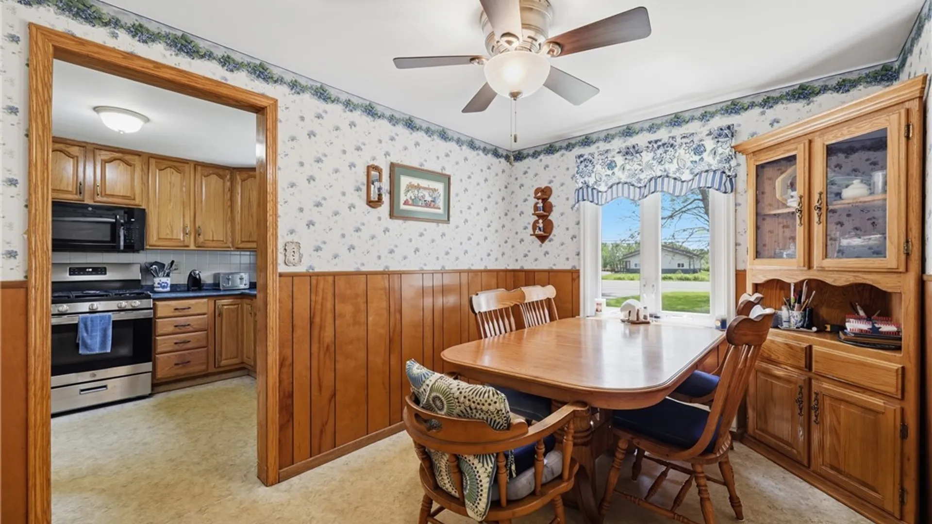 Property at 6158 Broadway Street, Lancaster, NY 14086 8