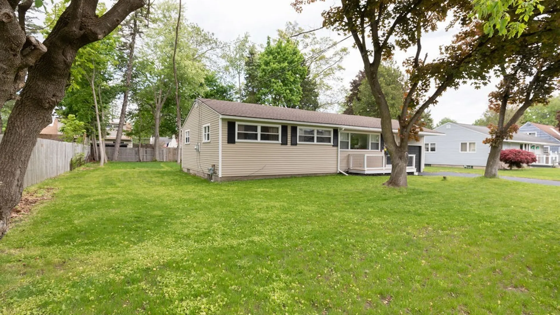 Property at 105 Ridgewood Drive, Cicero, NY 13212 37