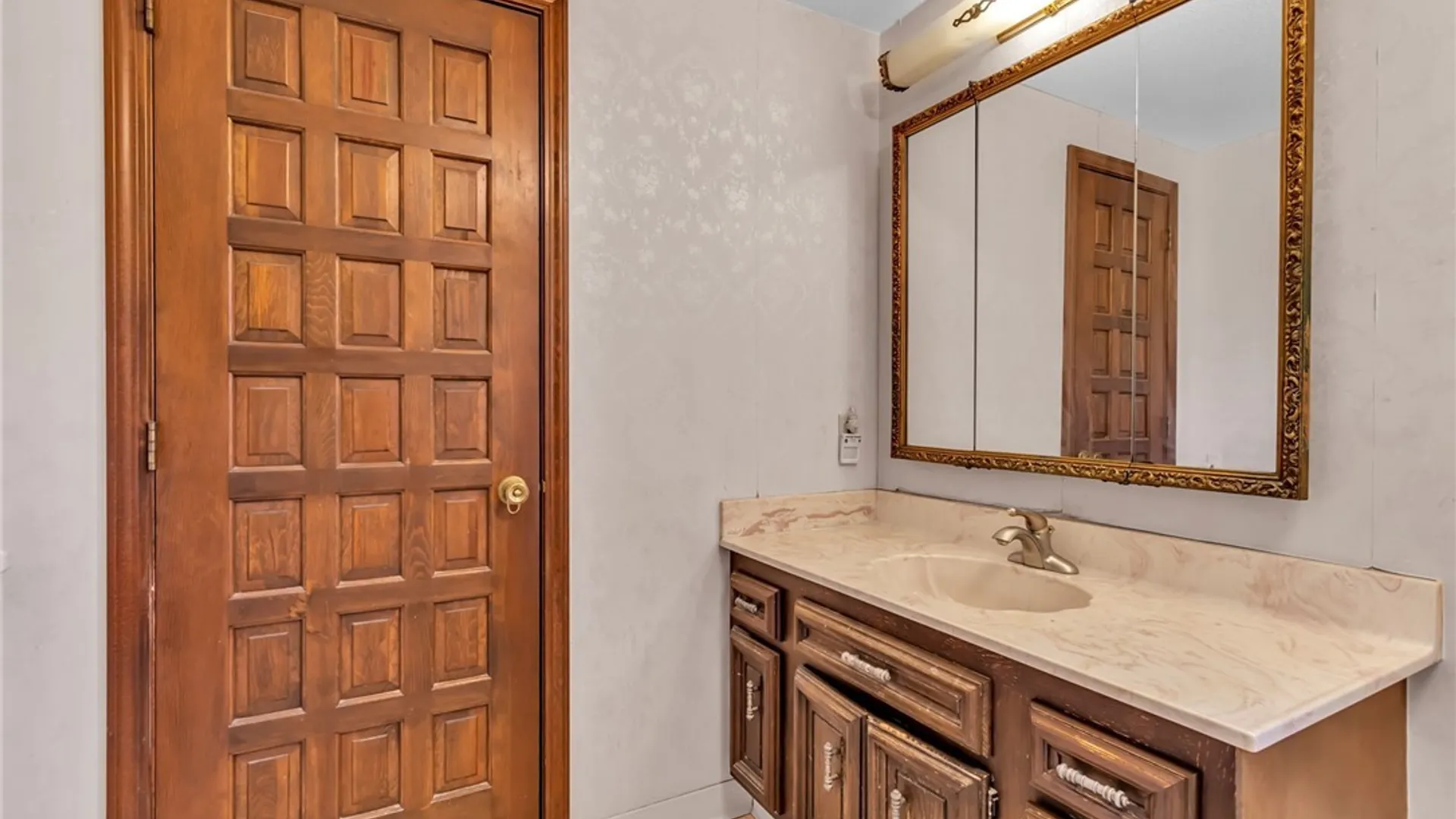 Property at 360 Forest Drive, West Seneca, NY 14224 27