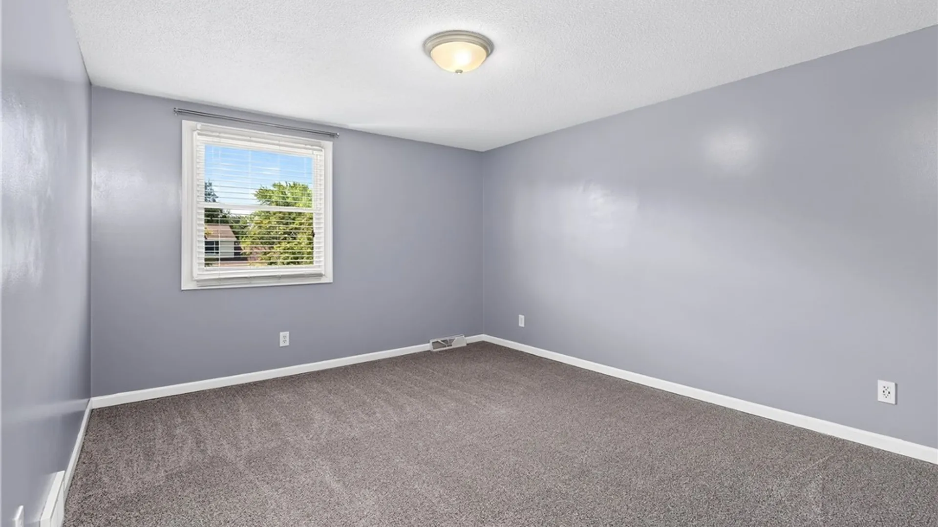 Property at 5 Quail Hollow, Lancaster, NY 14086 24
