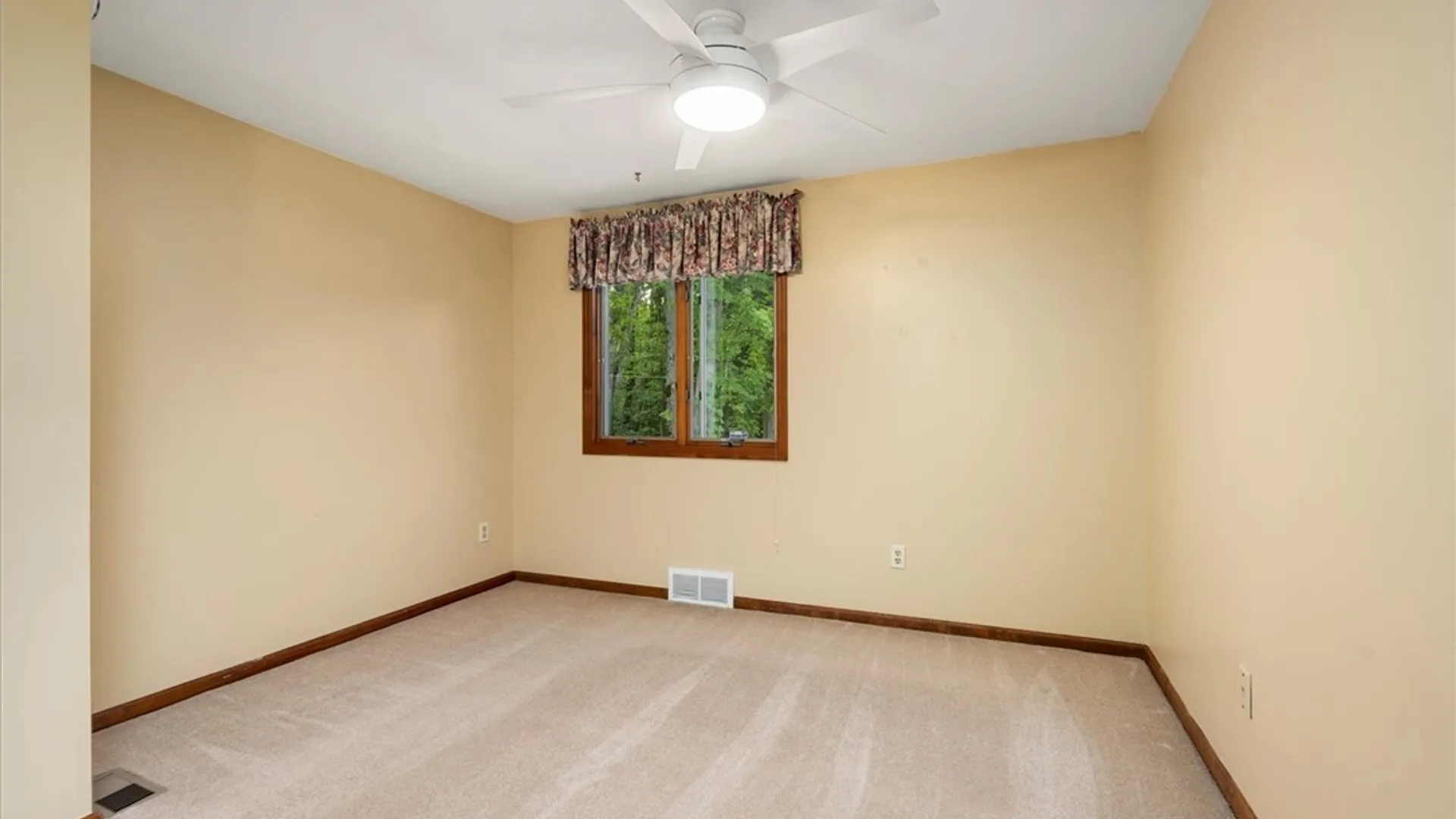 Property at 21 Lakeshore Drive, Constantia, NY 13044 32