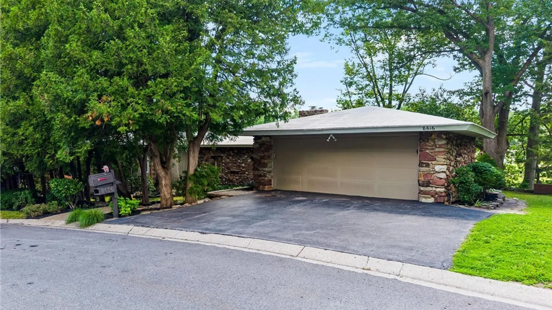 Property at 8616 Melvin Drive, Lysander, NY 13027 3