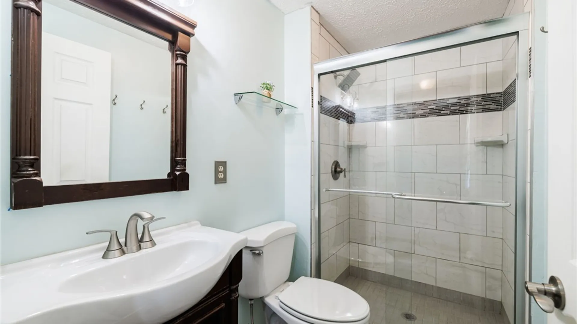Property at 52 Constance Way, Greece, NY 14612 12