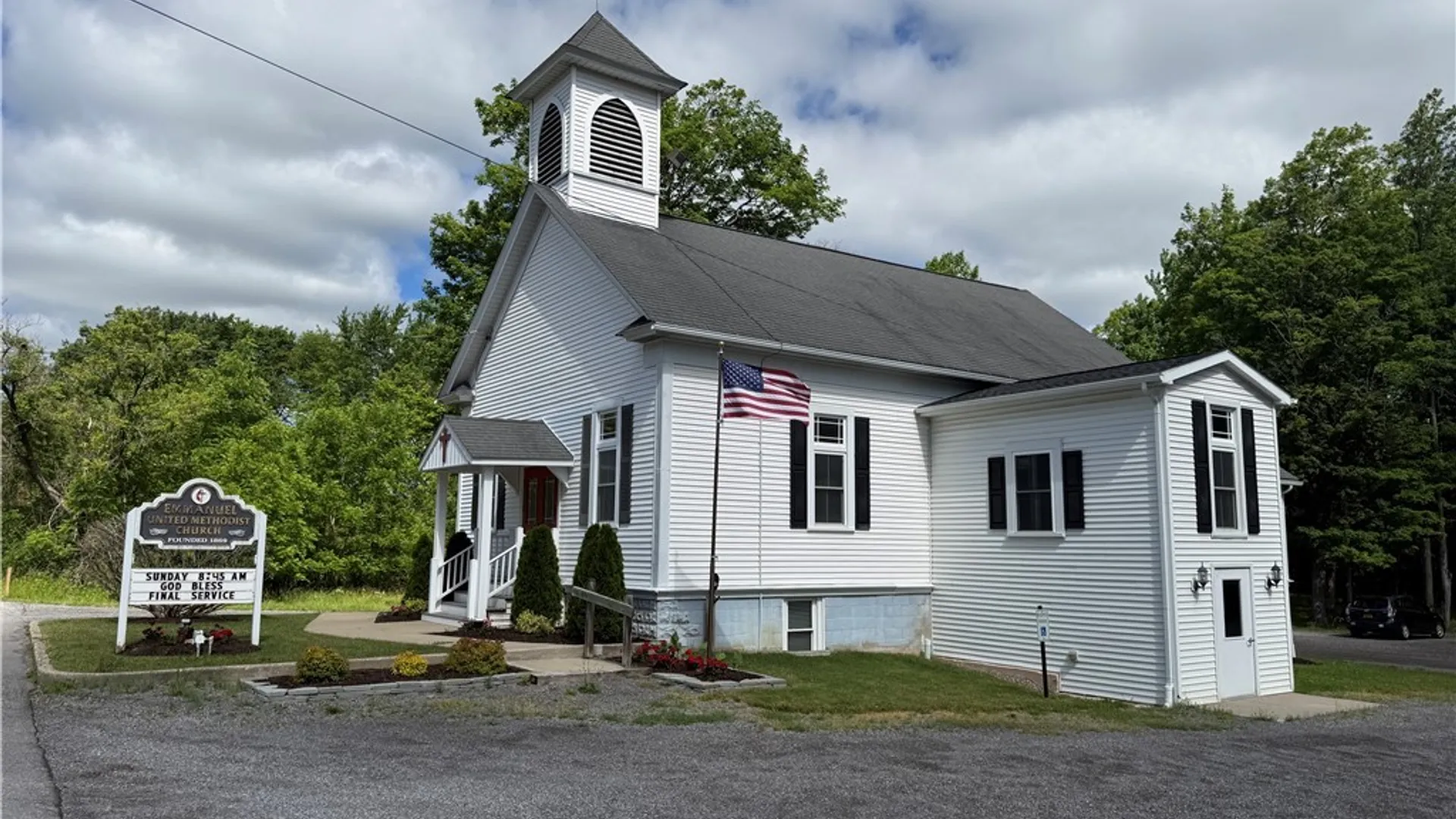 Property at 7404 Ellicott Road, Orchard Park, NY 14127 2