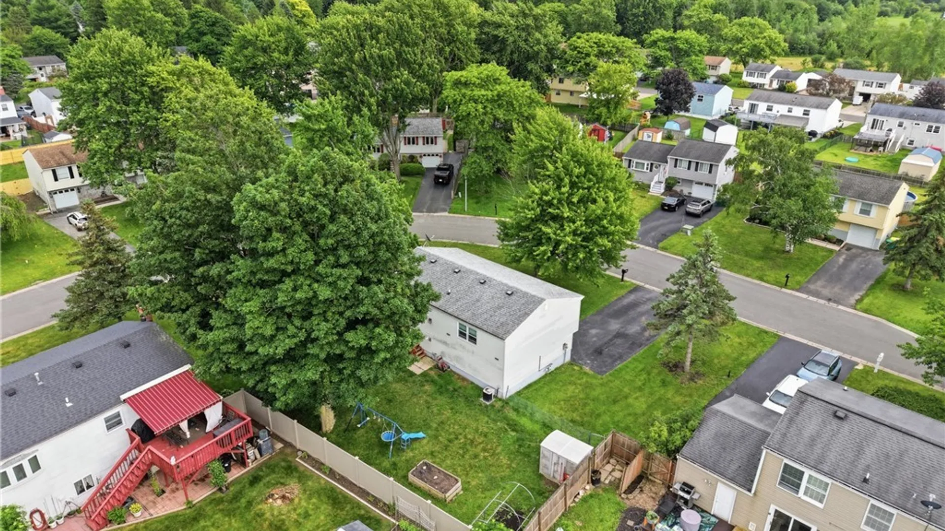 Property at 7024 Academy Lane, Lockport Town, NY 14094 44