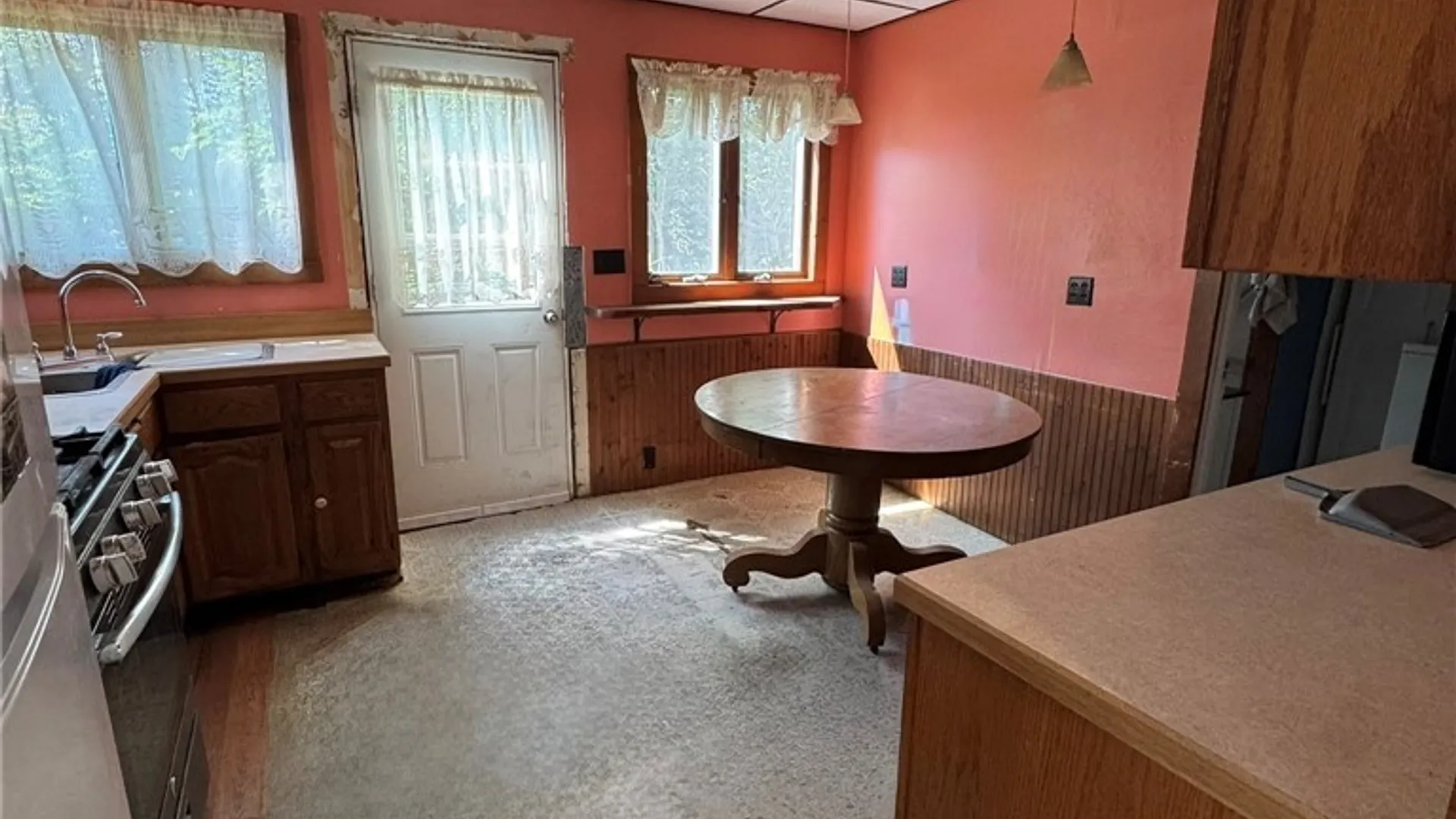 Property at 142 Kidd Avenue, Syracuse, NY 13210 8