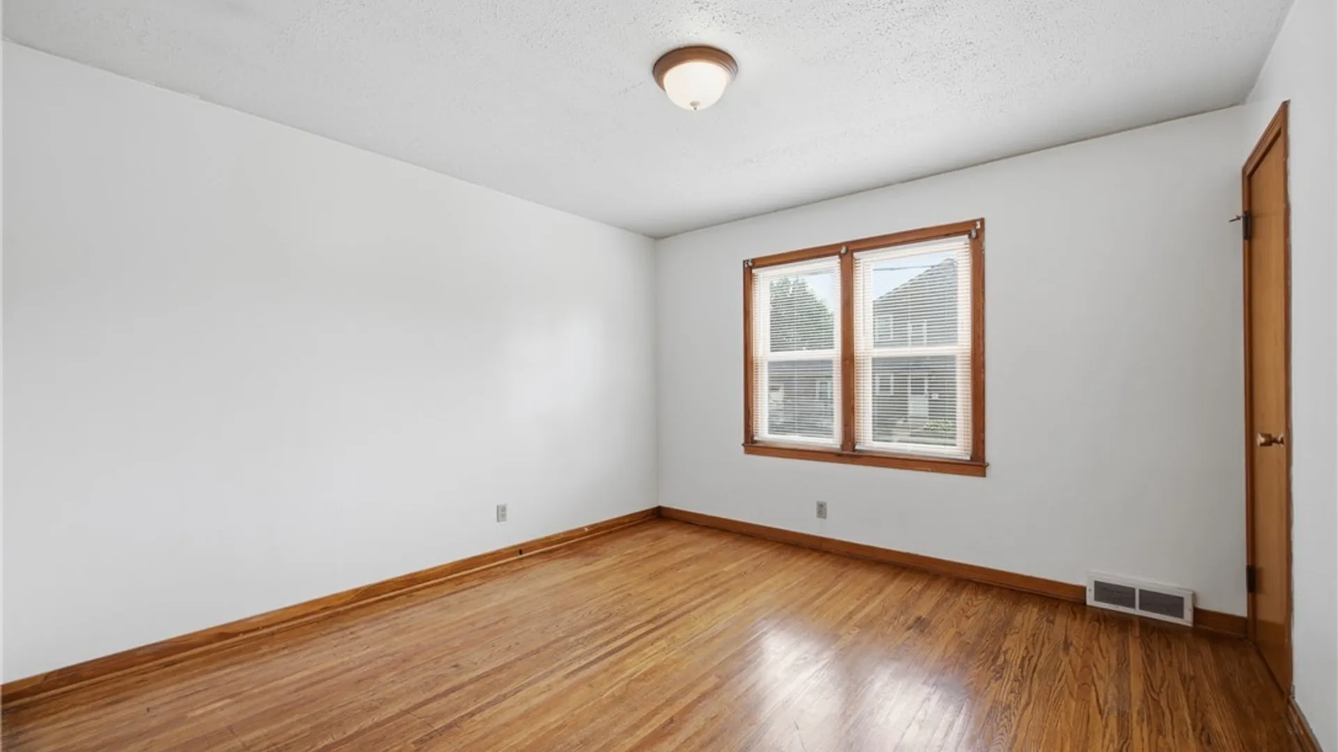 Property at 1123 Vanderbilt Avenue, Niagara Falls, NY 14305 12