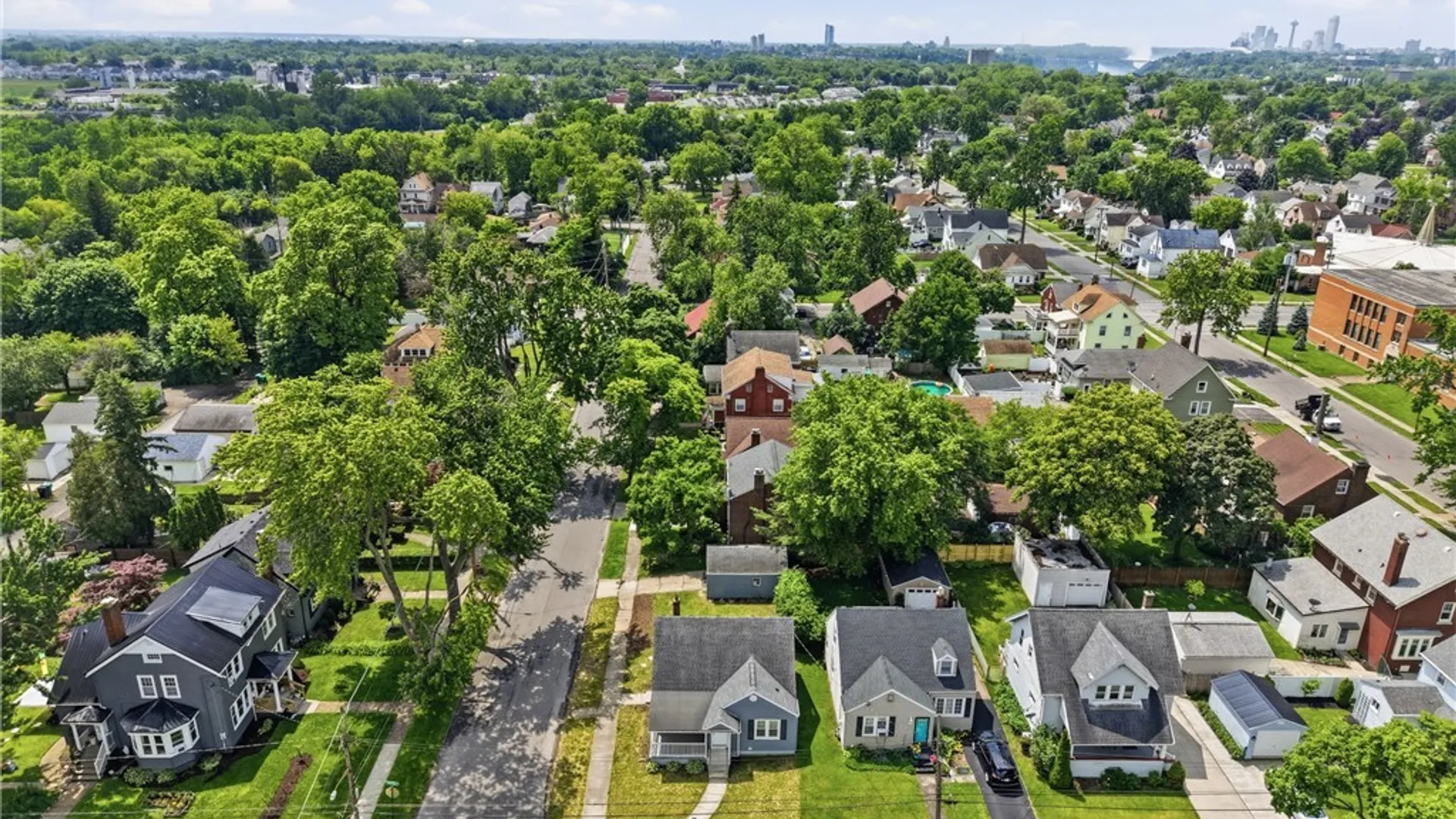 Property at 1123 Vanderbilt Avenue, Niagara Falls, NY 14305 40