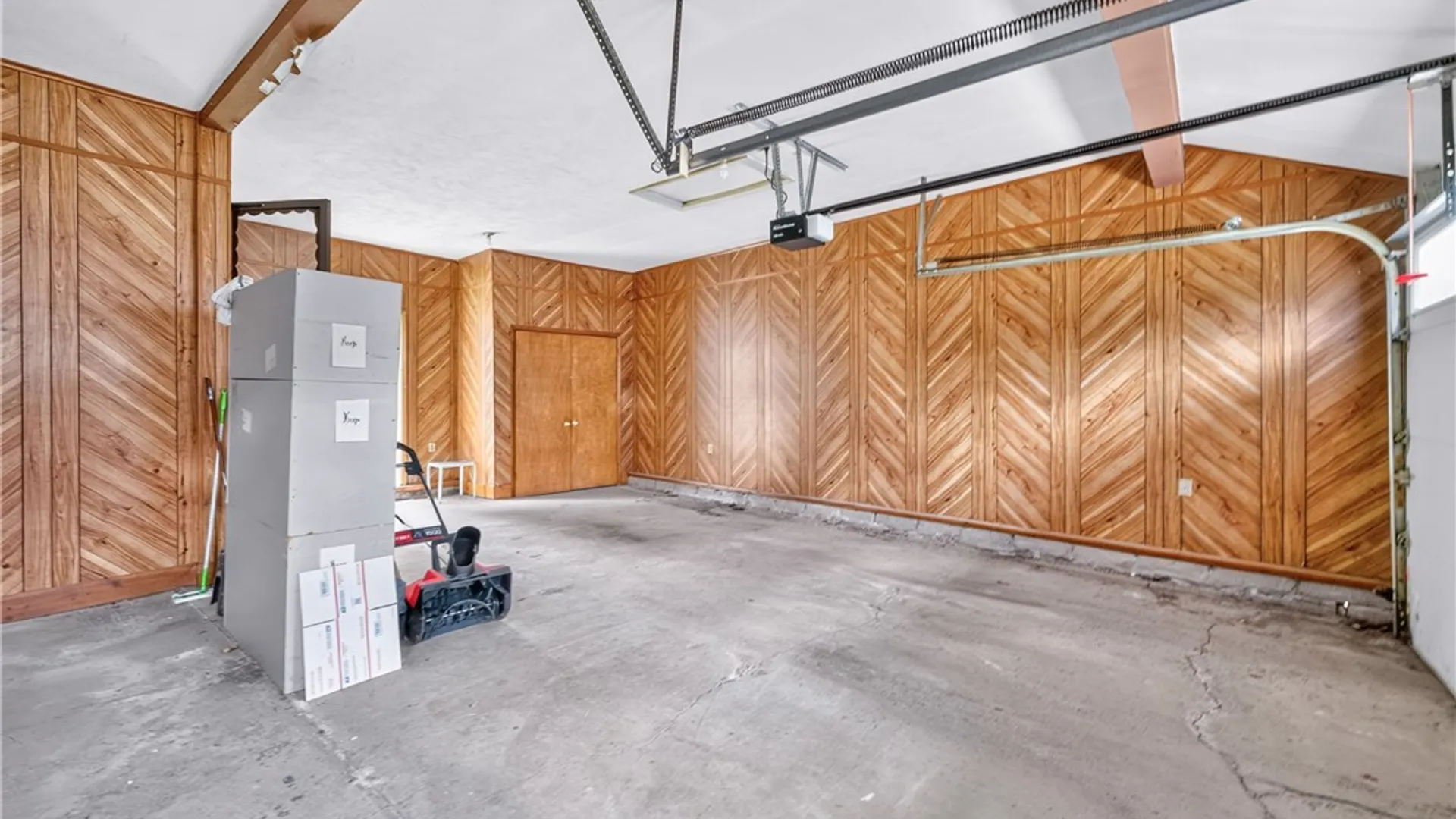 Property at 42 Benton Circle, New Hartford, NY 13413 31