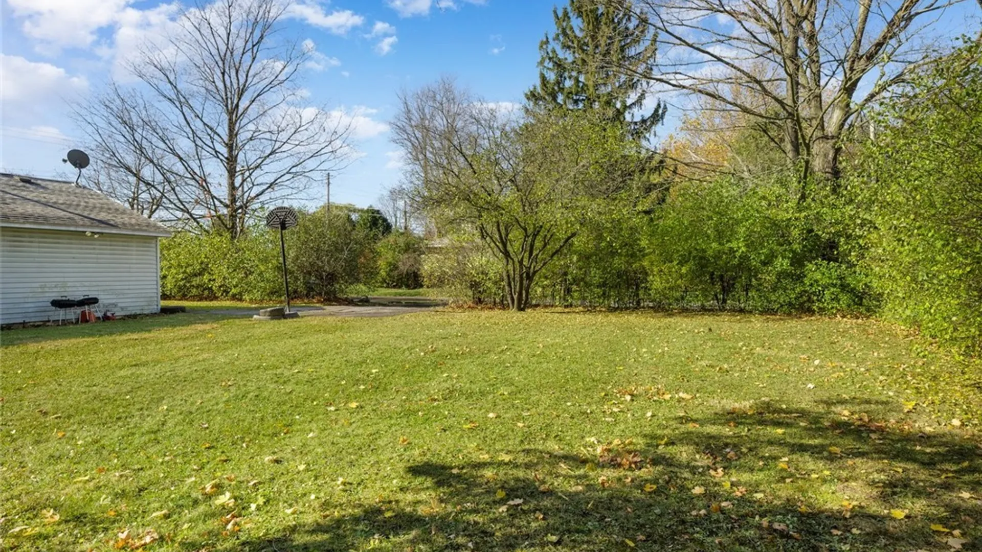Property at 1601 Salt Springs Road, Syracuse, NY 13214 9