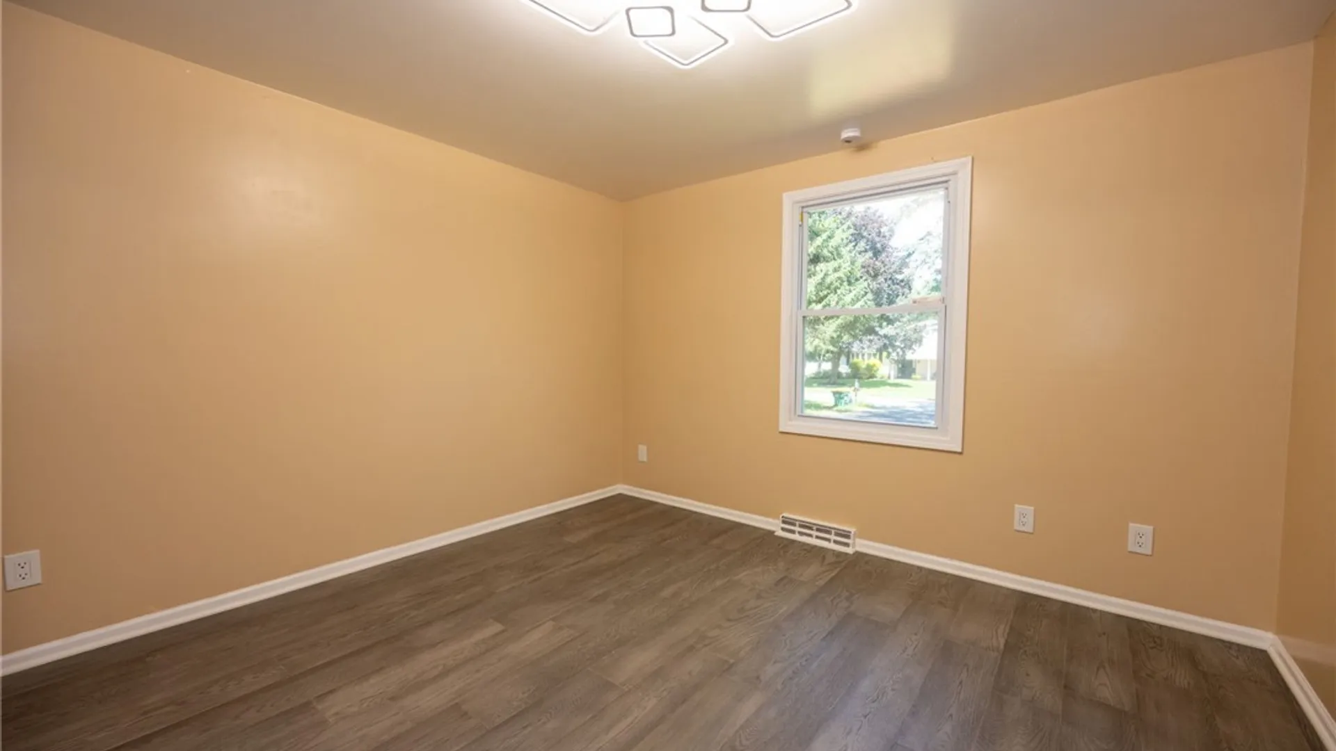 Property at 7124 Ridgewood Drive, Lockport Town, NY 14094 18
