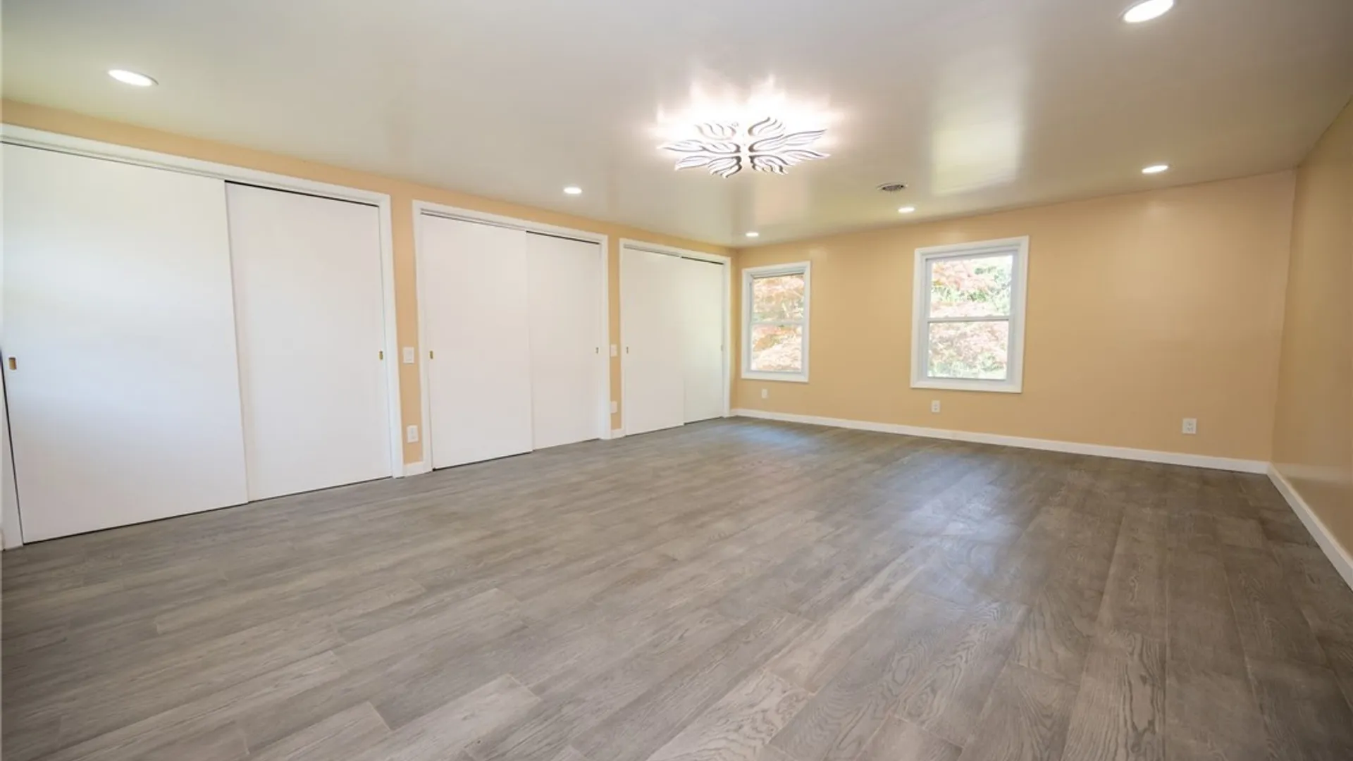 Property at 7124 Ridgewood Drive, Lockport Town, NY 14094 44